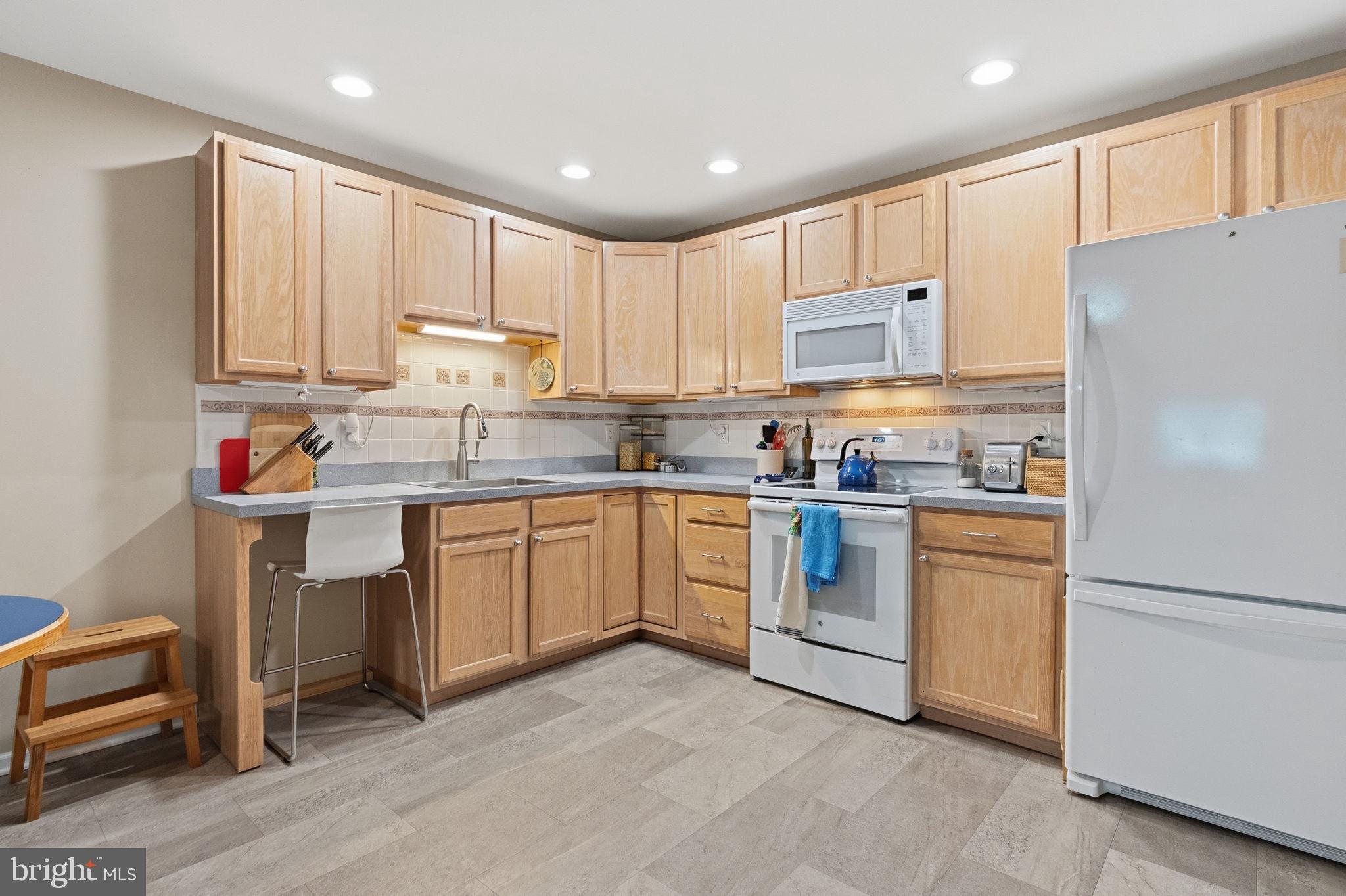 WILLIAM PENN VILLA - Residential