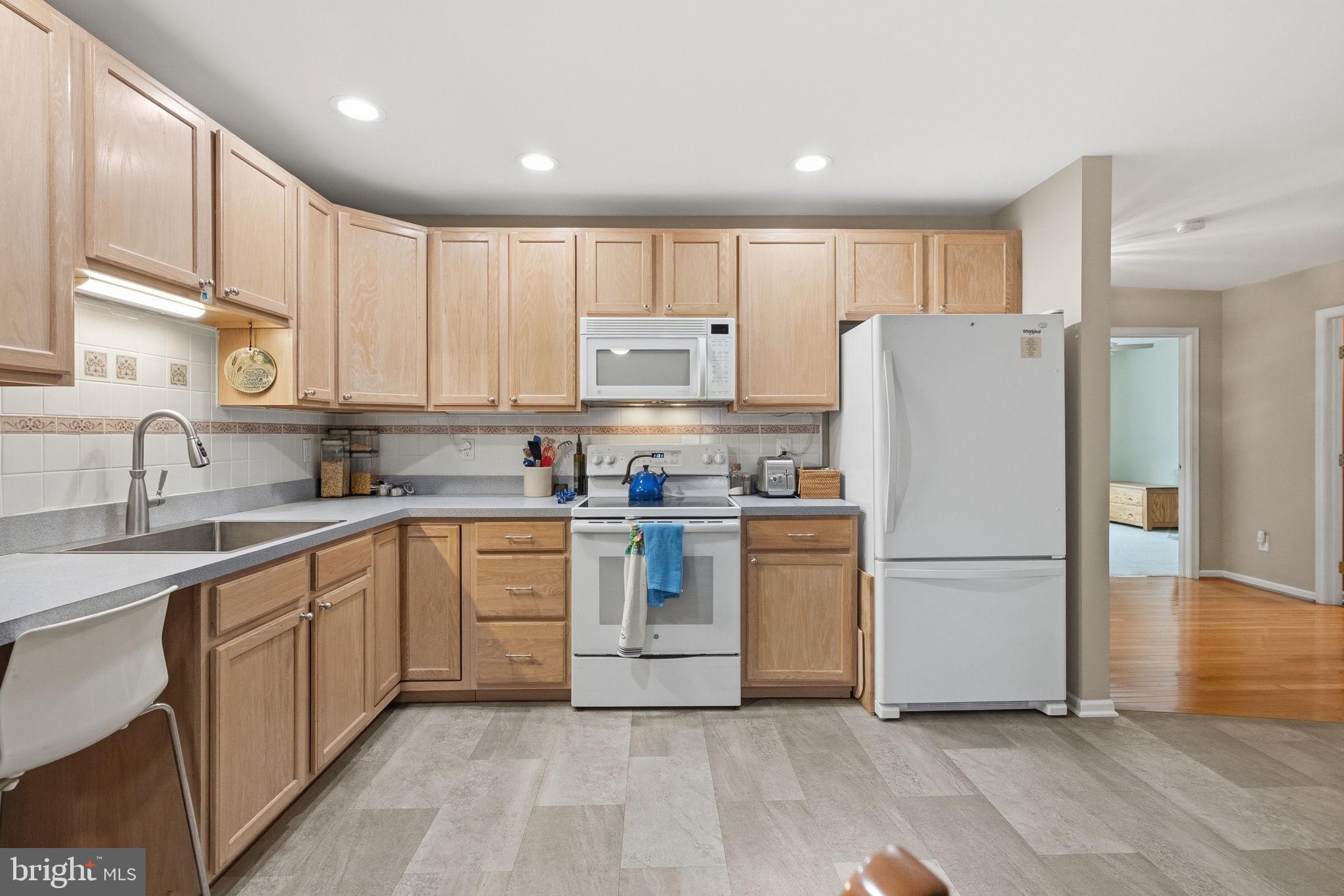 WILLIAM PENN VILLA - Residential