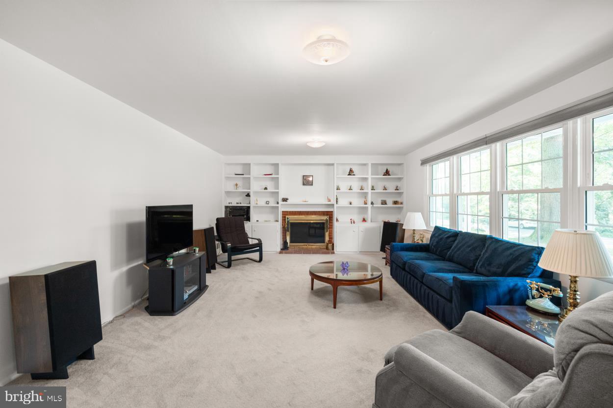 9016 HAMILTON DRIVE