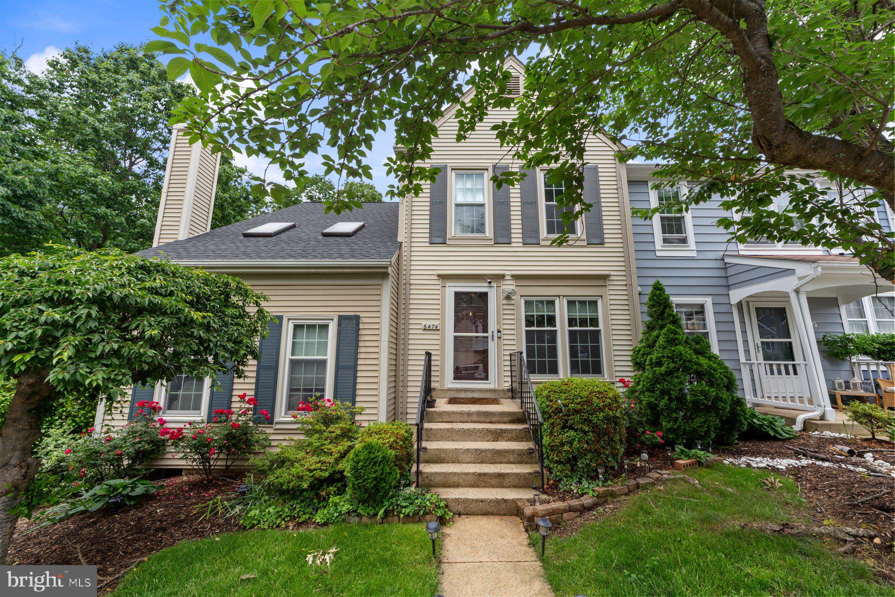 SOUTH KINGS STATION - Residential Lease