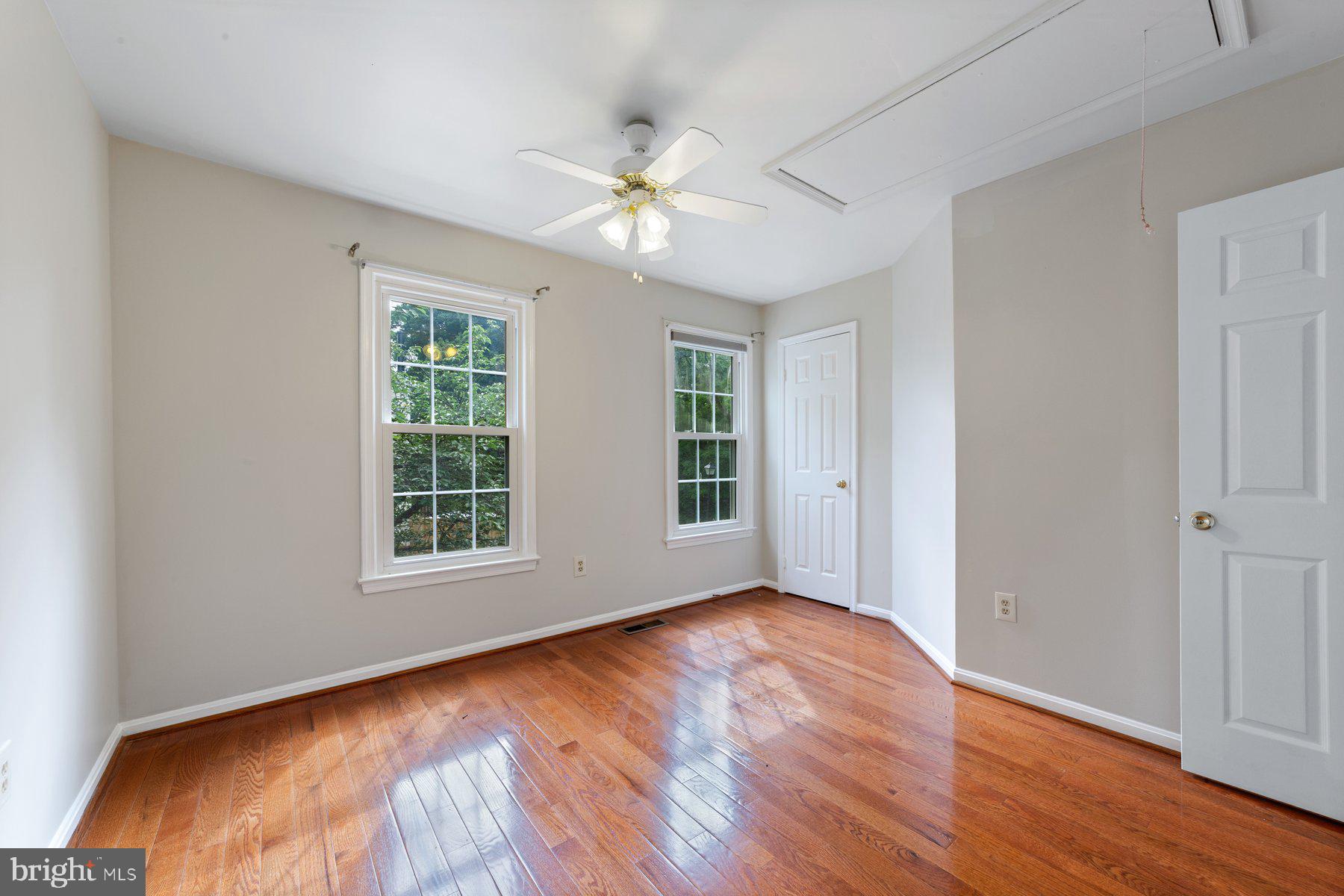 SOUTH KINGS STATION - Residential Lease