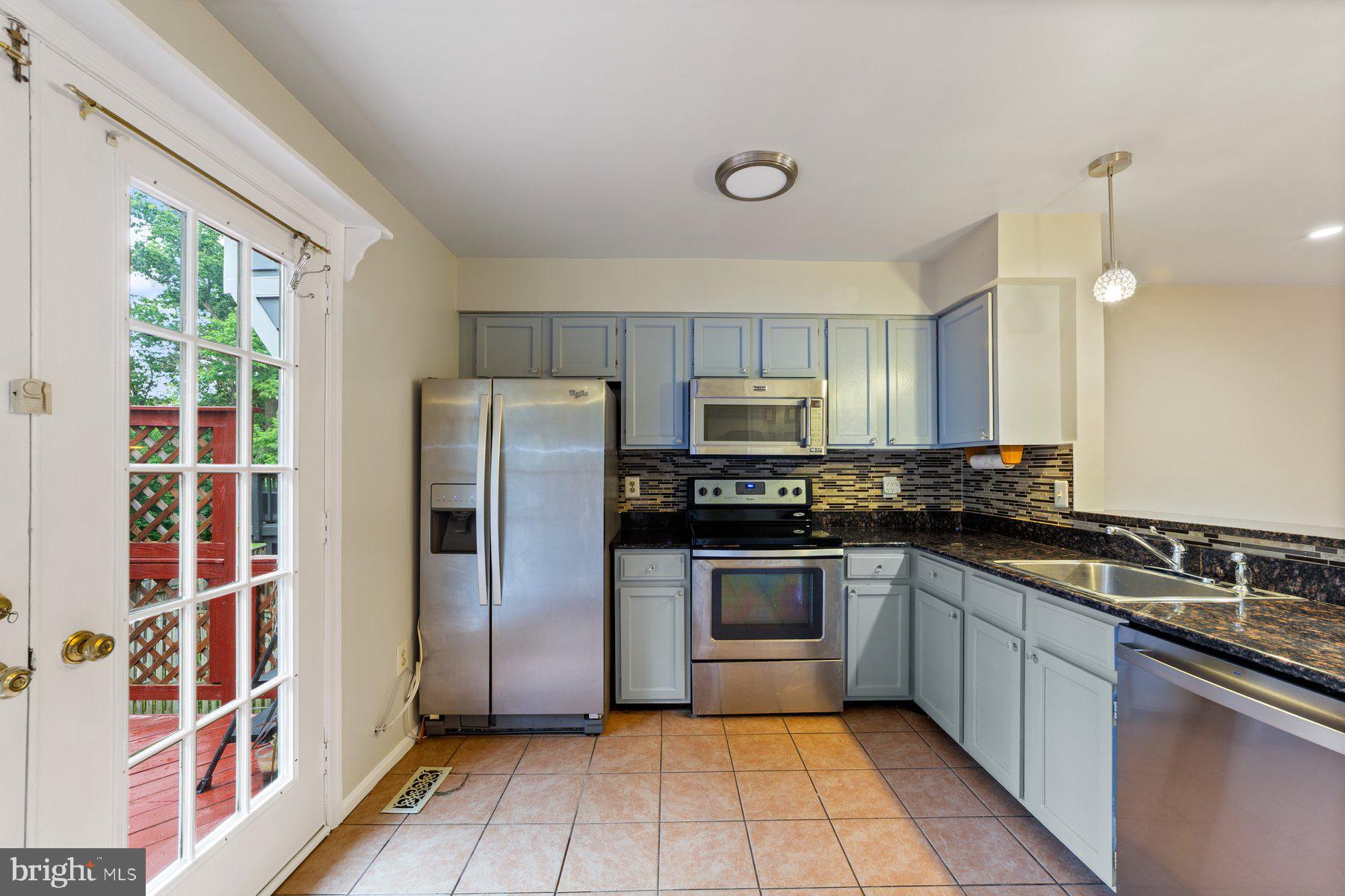 SOUTH KINGS STATION - Residential Lease