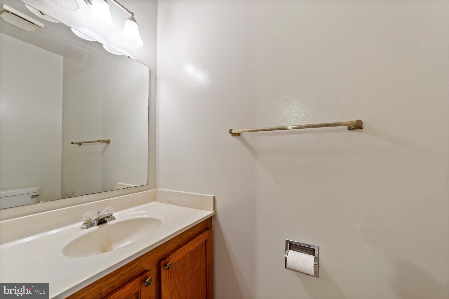 SOUTH KINGS STATION - Residential Lease