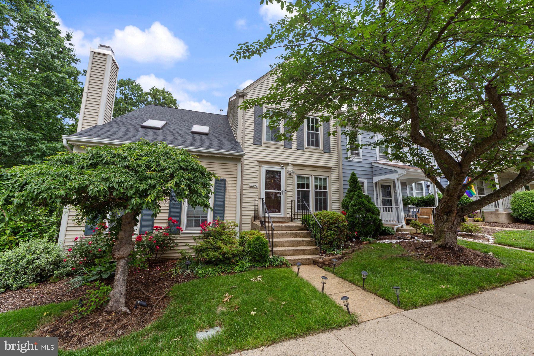 SOUTH KINGS STATION - Residential Lease