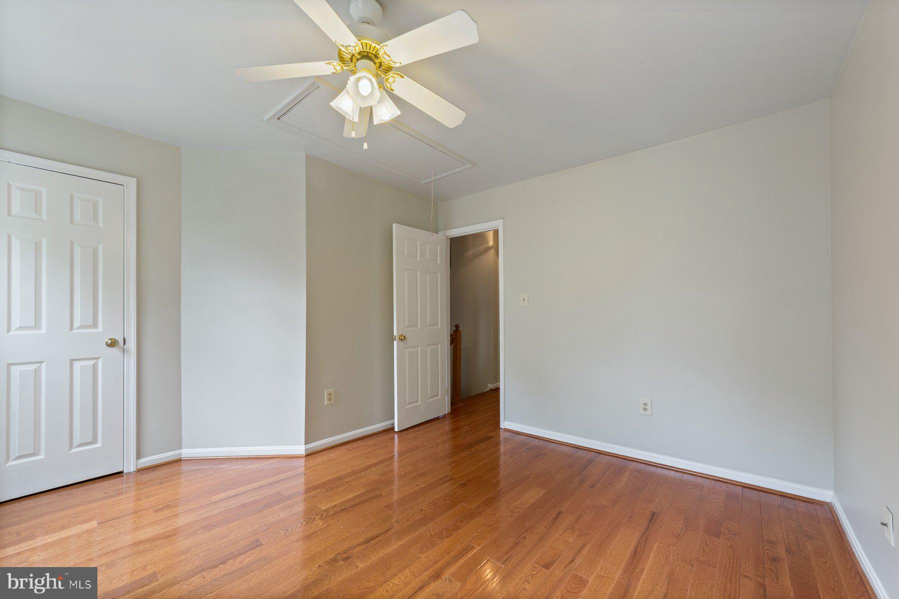 SOUTH KINGS STATION - Residential Lease