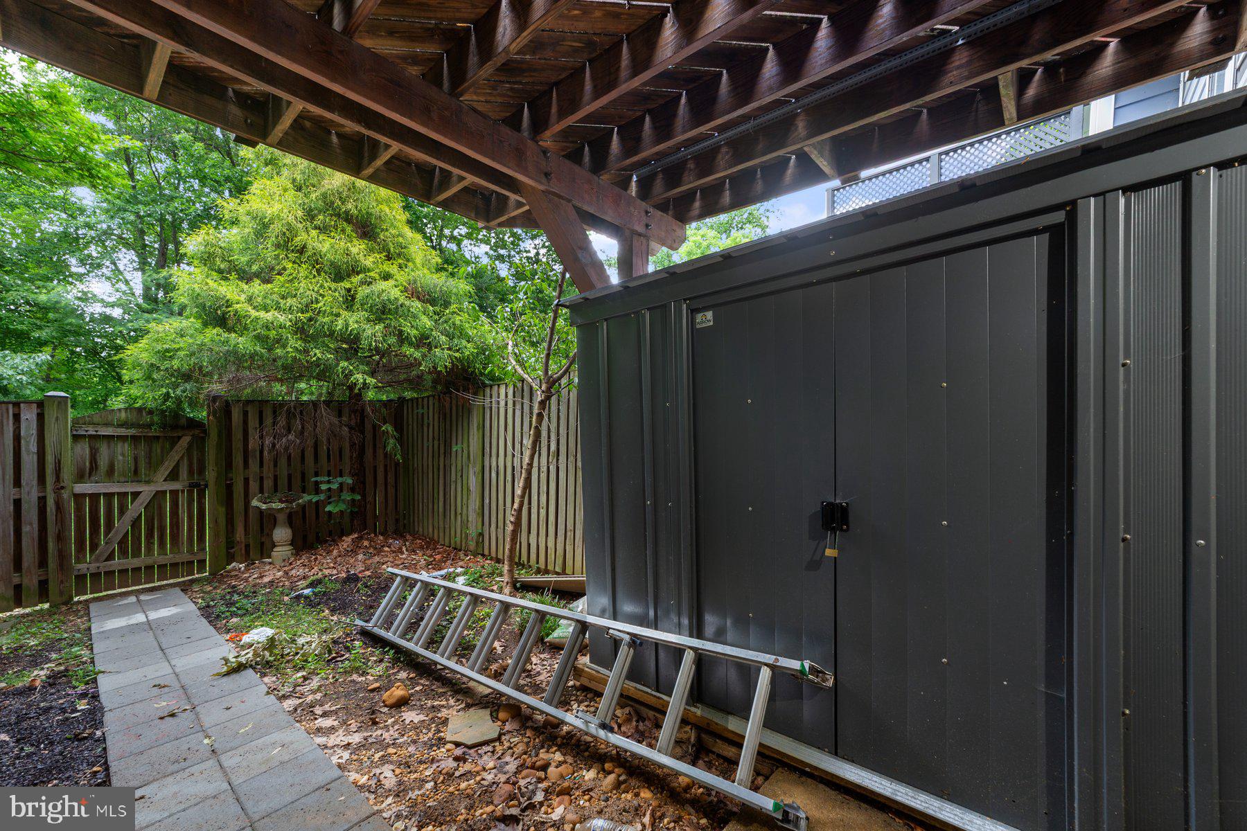 SOUTH KINGS STATION - Residential Lease