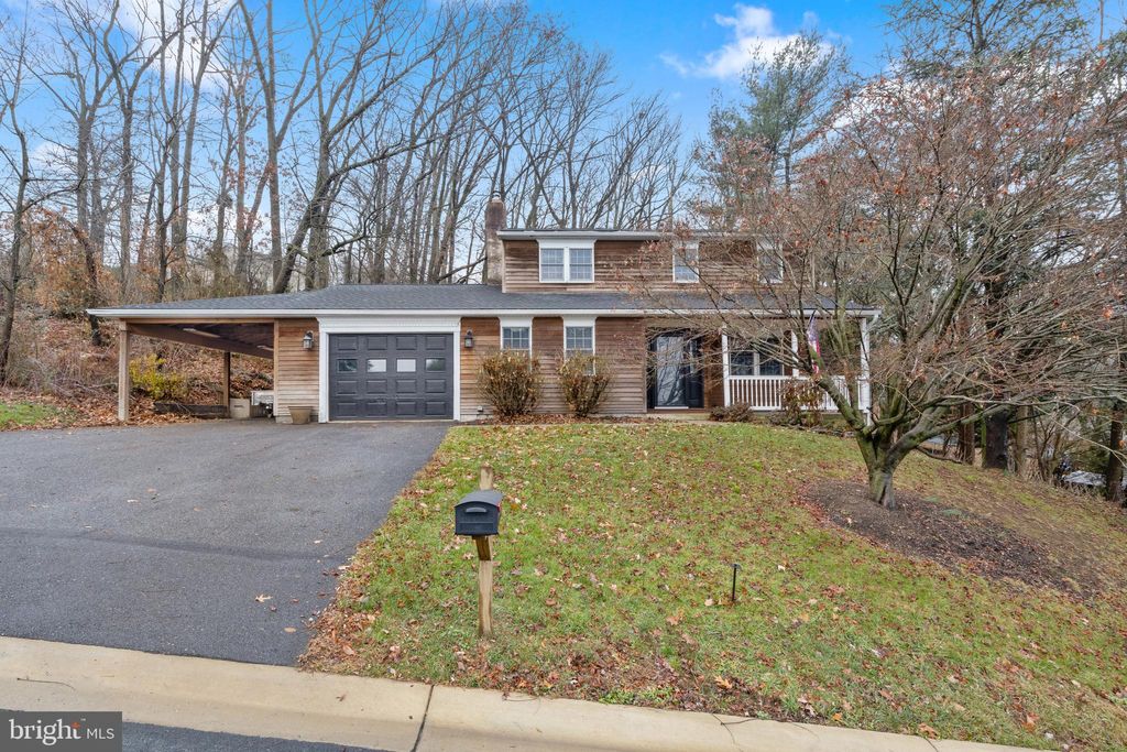 Photo of 742 Farmdale Road, MOUNT JOY, PA 17552 (MLS # PALA2061724)