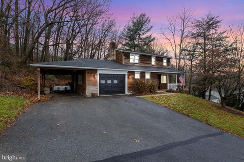 Photo of 742 Farmdale Road, MOUNT JOY, PA 17552 (MLS # PALA2061724)