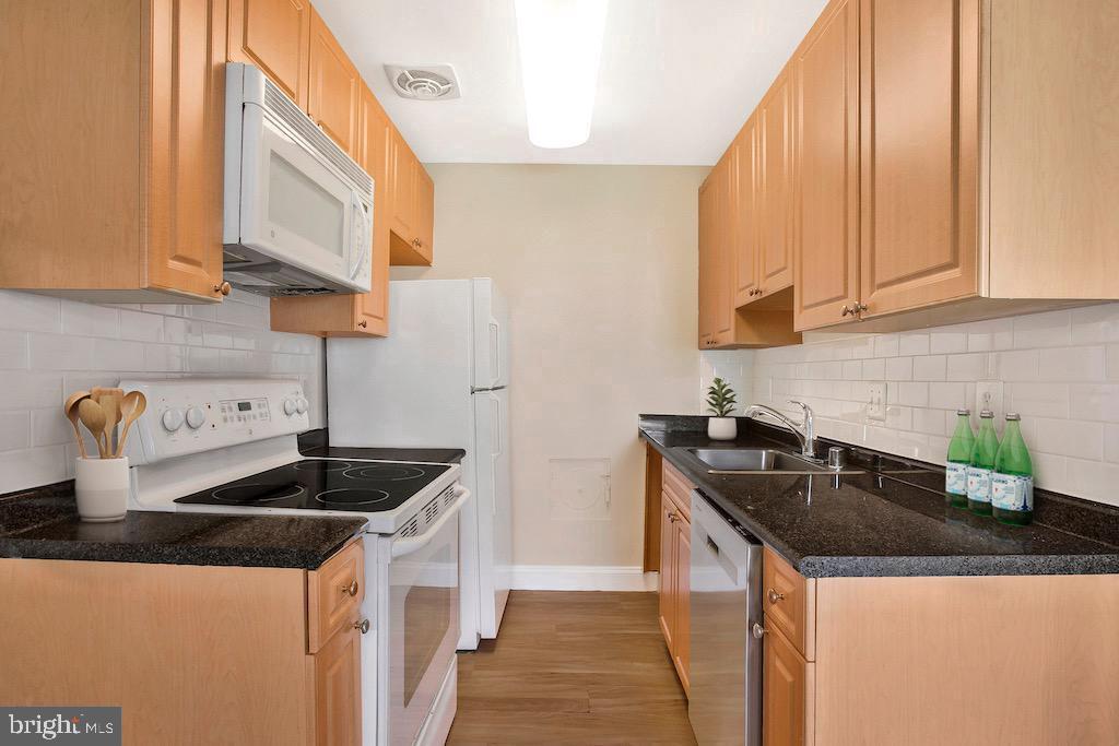 THE FAIRMONT 5601 CONDO - Residential