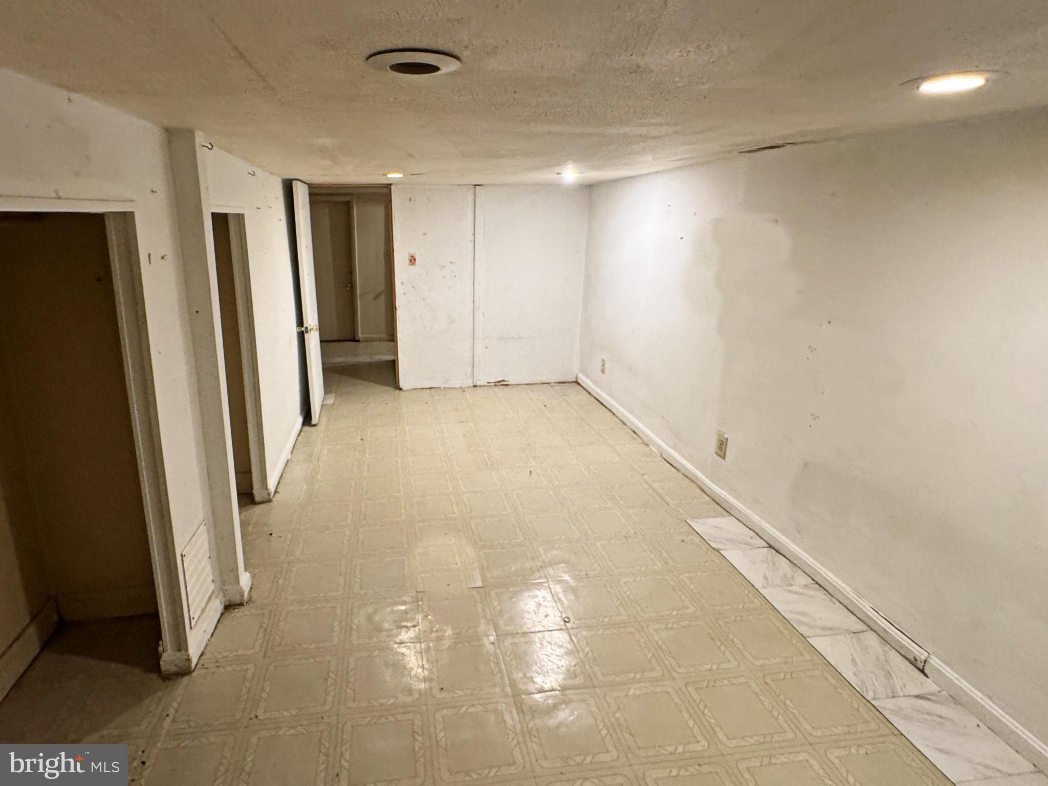 ELWOOD PARK - Residential