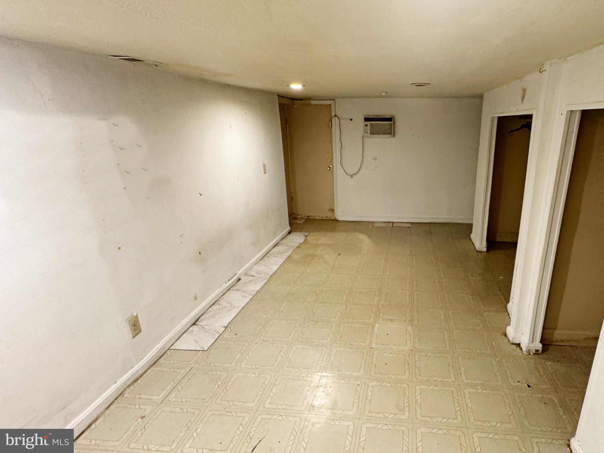 ELWOOD PARK - Residential