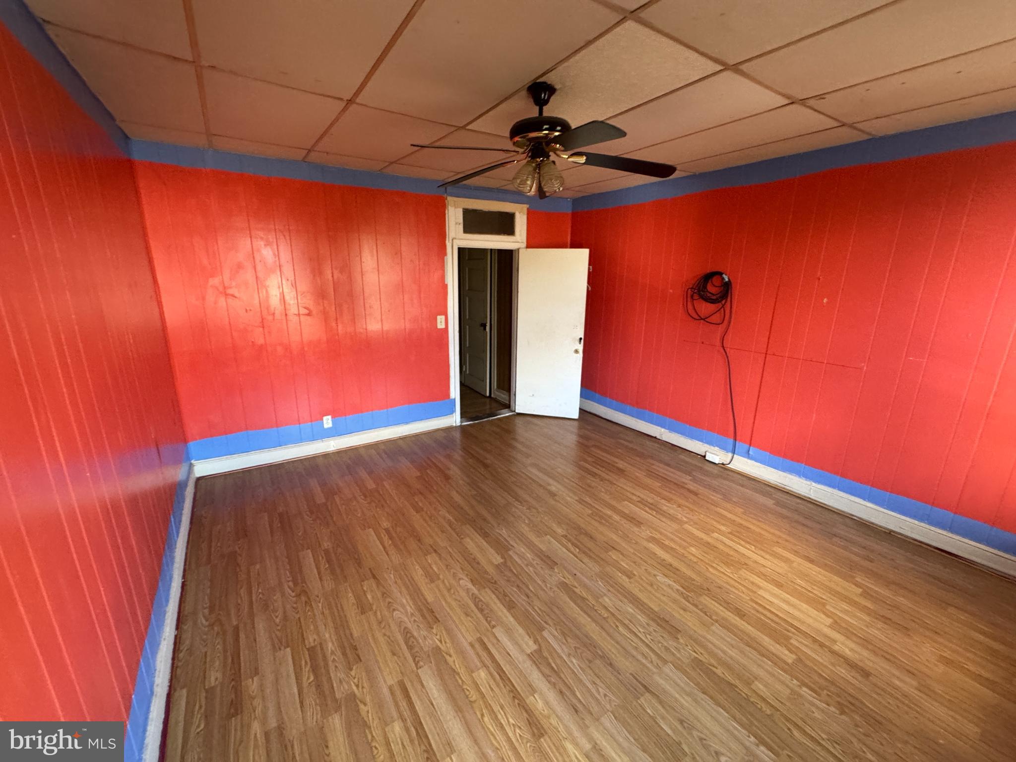 ELWOOD PARK - Residential