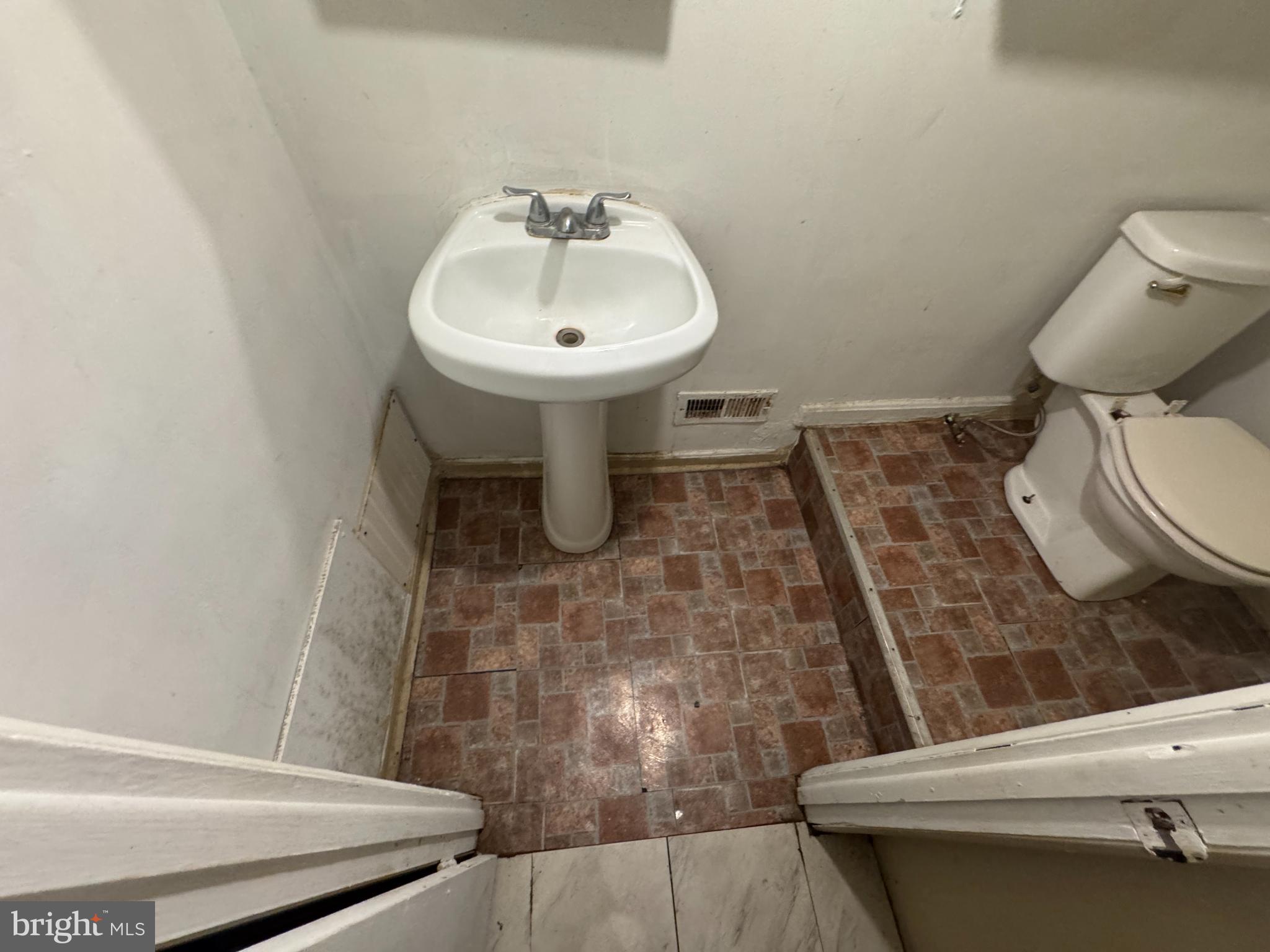 ELWOOD PARK - Residential