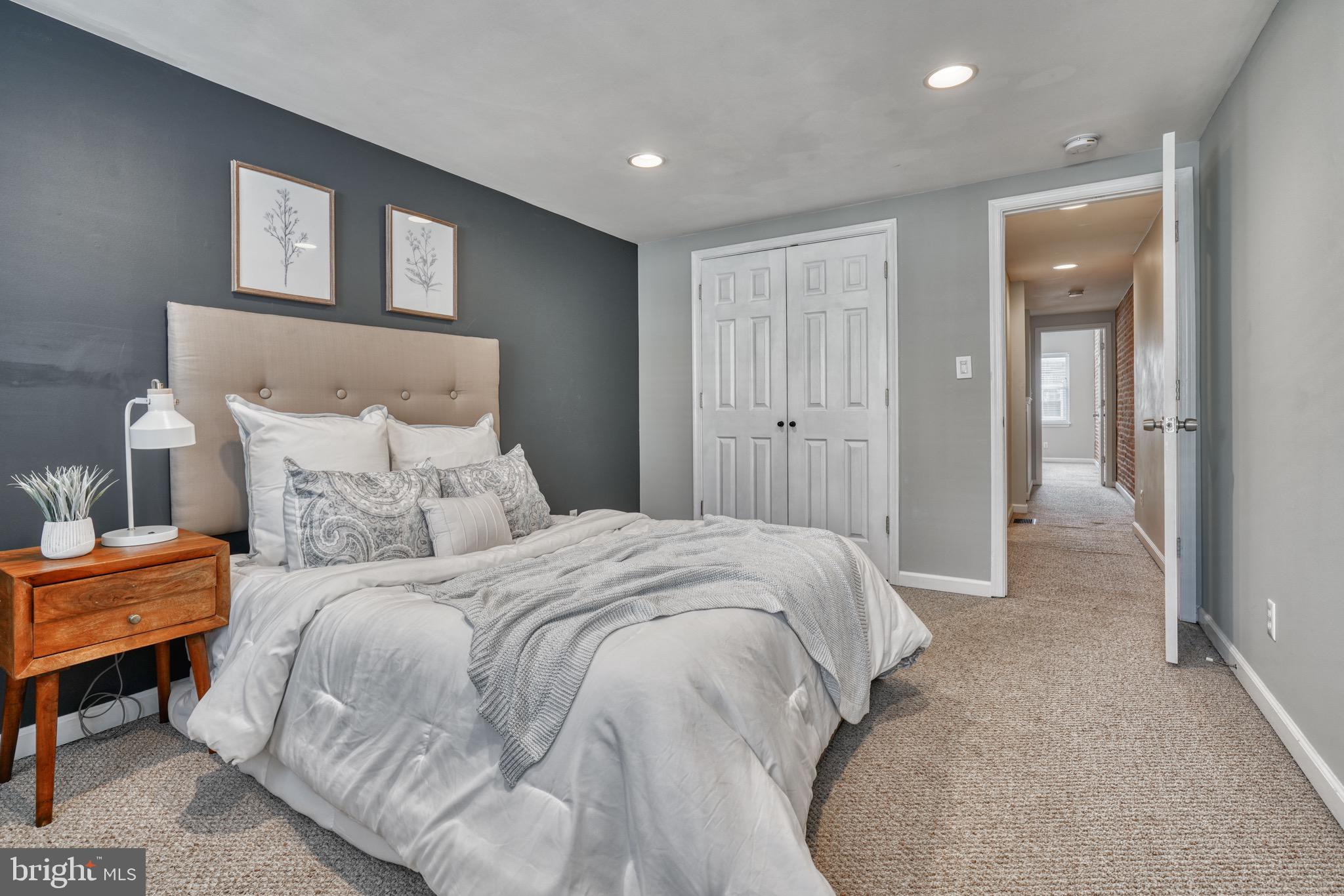 LOCUST POINT - Residential