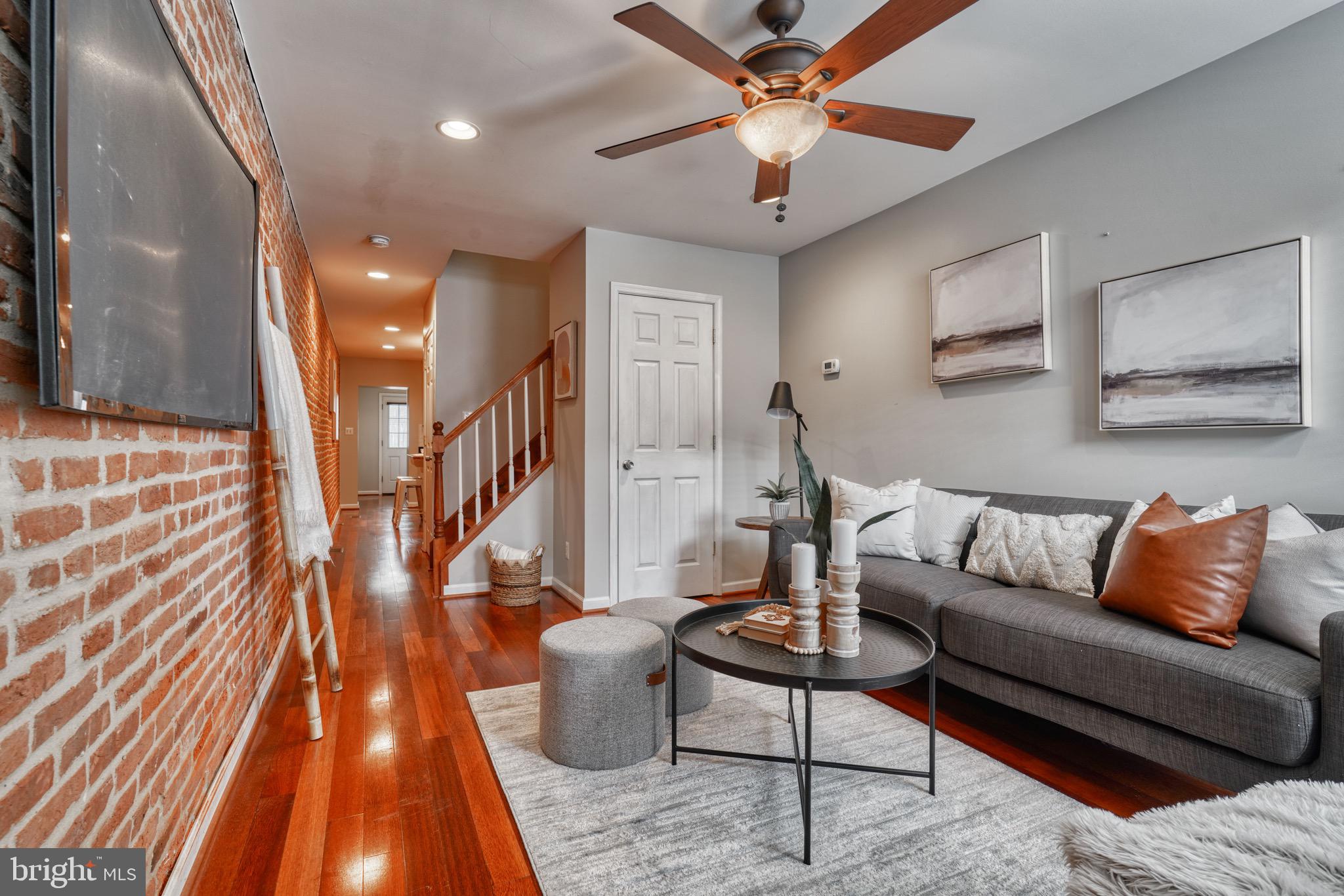 LOCUST POINT - Residential