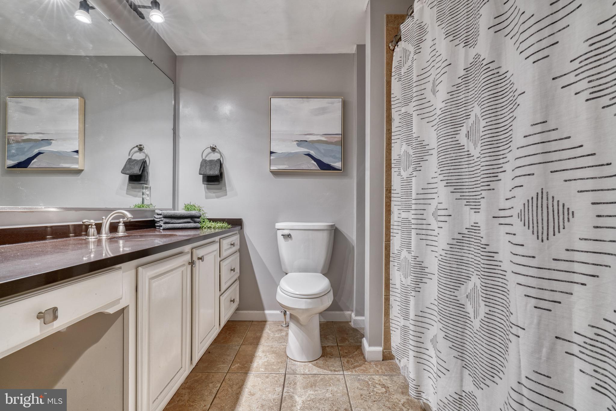 LOCUST POINT - Residential