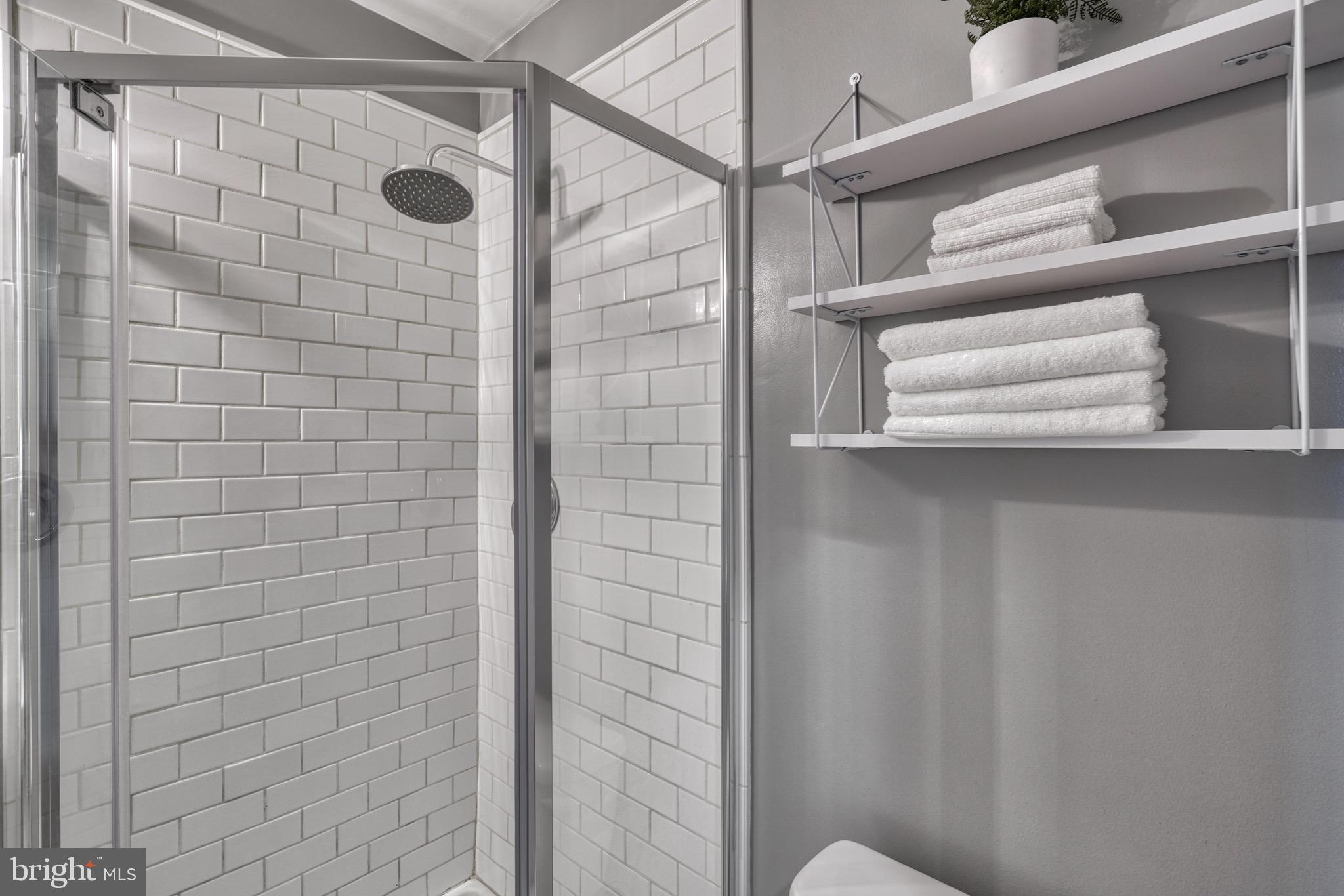 LOCUST POINT - Residential