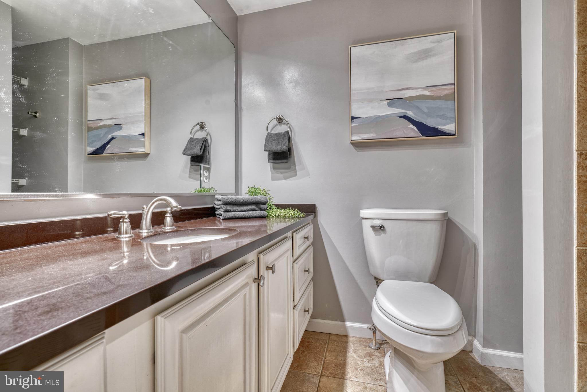 LOCUST POINT - Residential