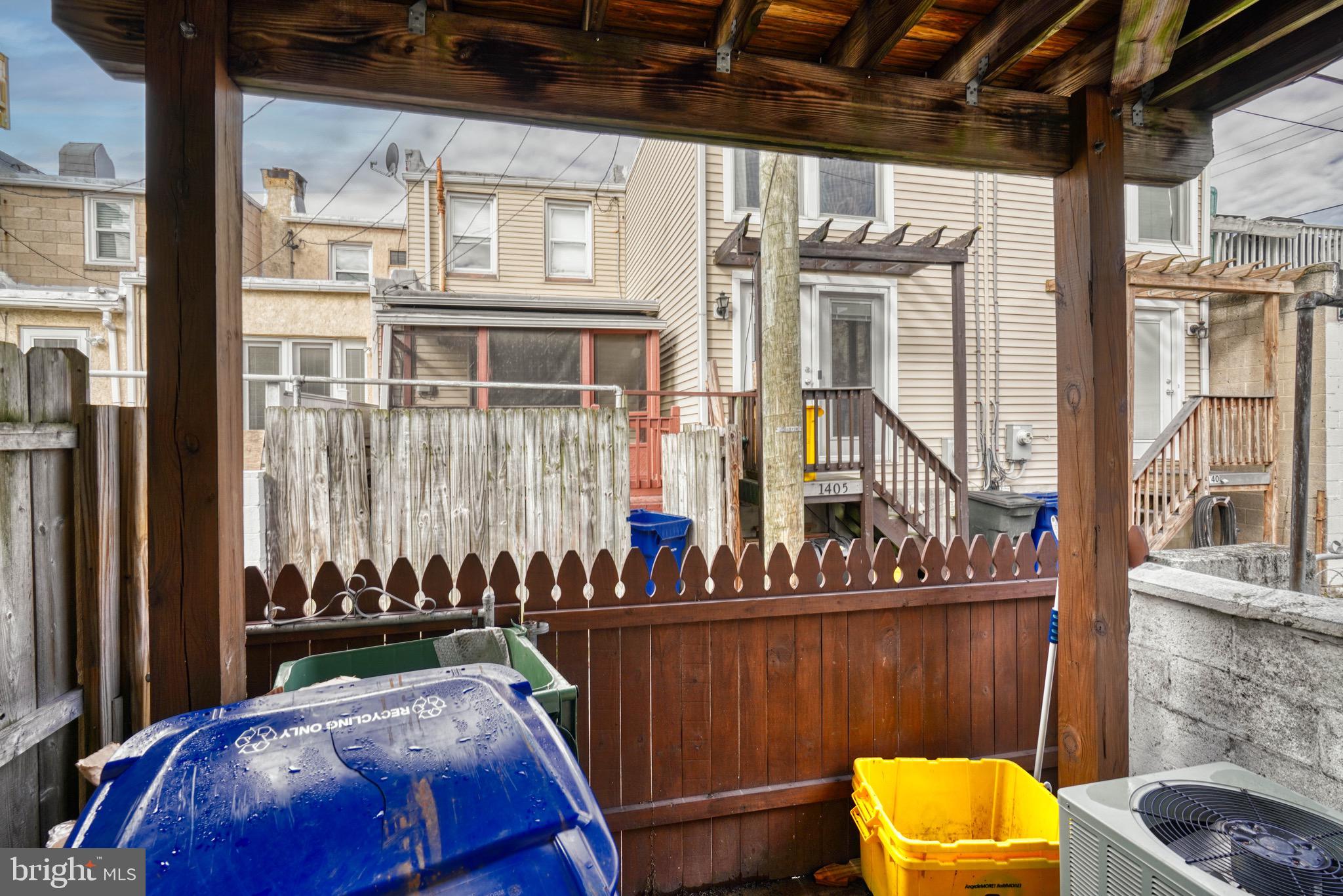 LOCUST POINT - Residential