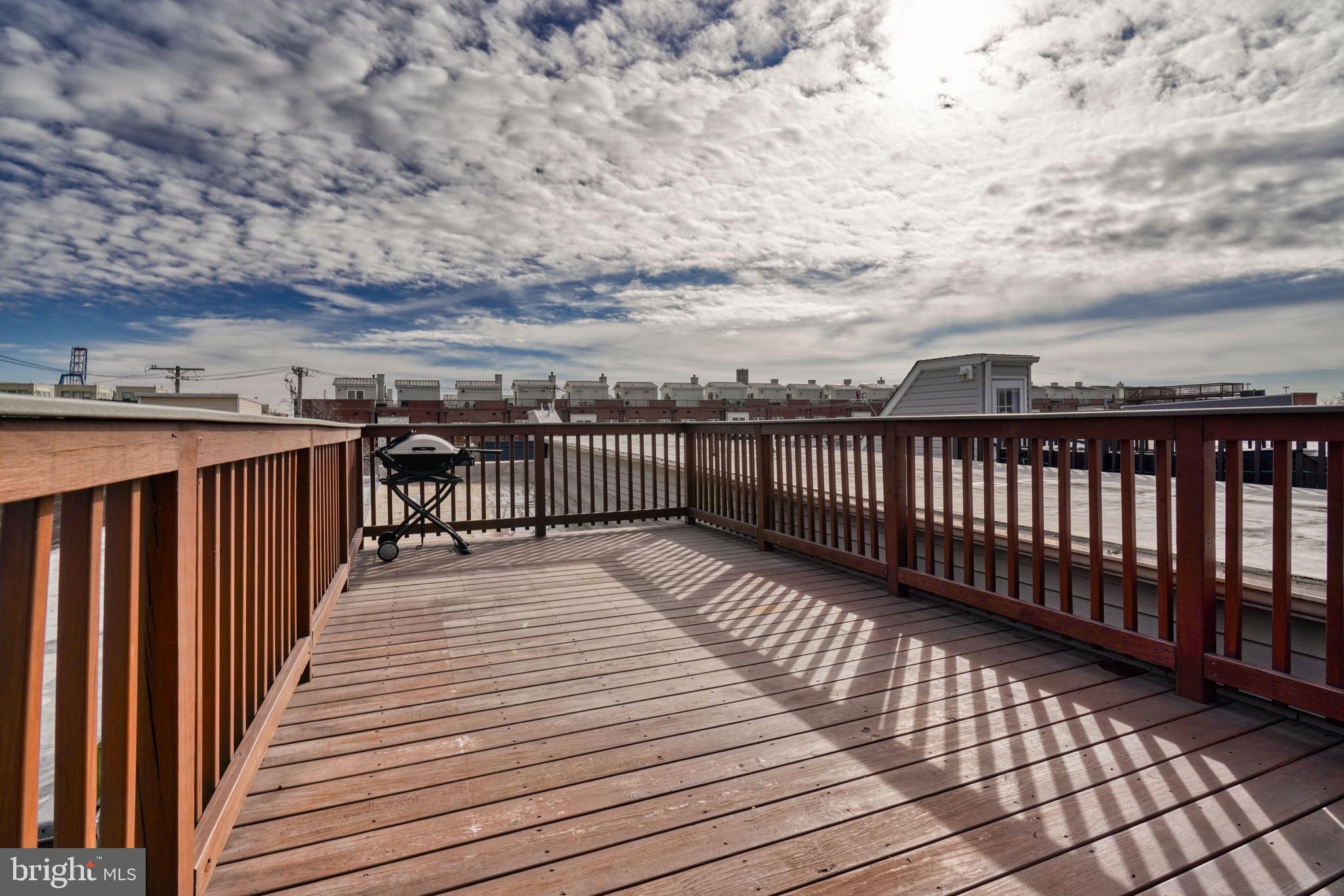 LOCUST POINT - Residential