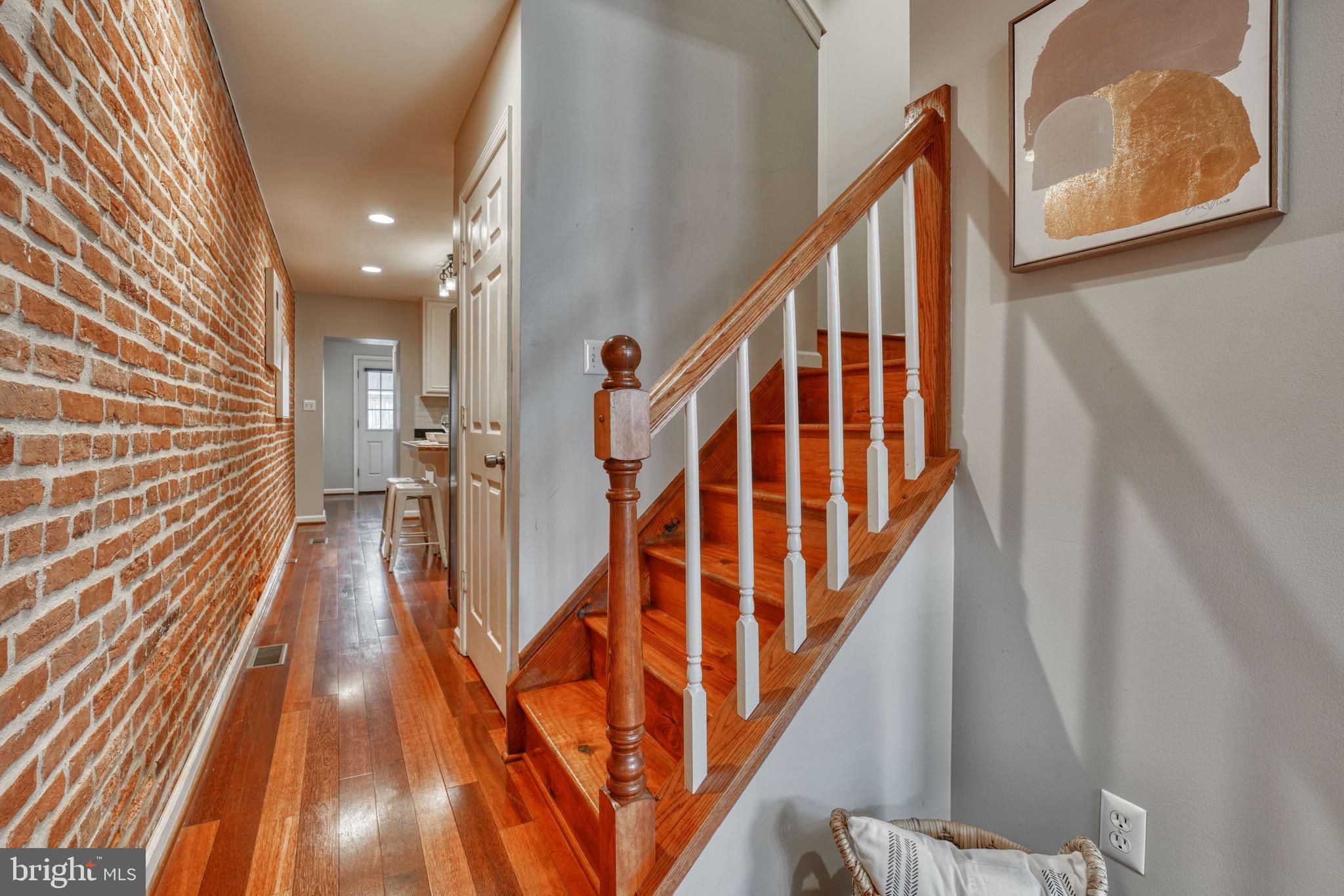 LOCUST POINT - Residential