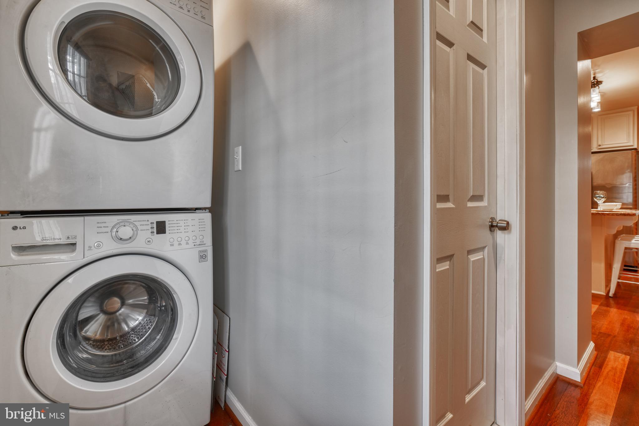 LOCUST POINT - Residential