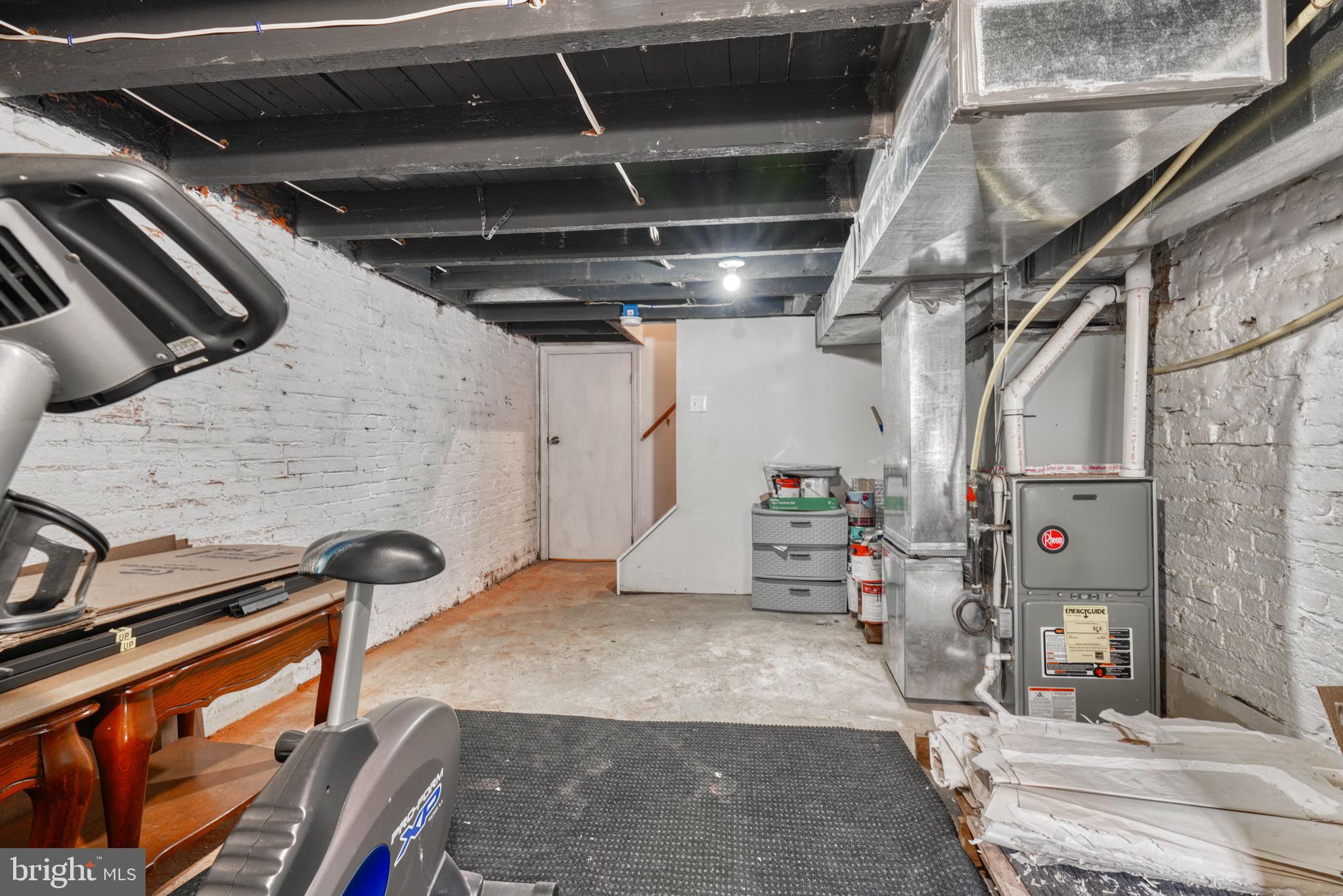 LOCUST POINT - Residential