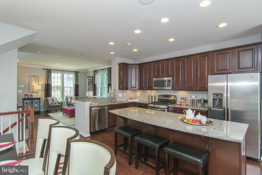 HOWARD SQUARE - Residential