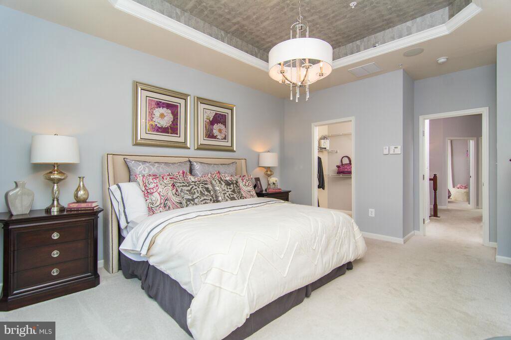 HOWARD SQUARE - Residential