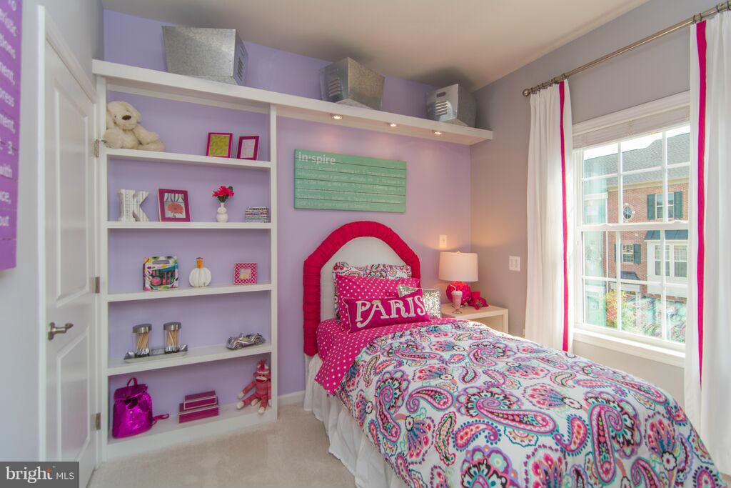 HOWARD SQUARE - Residential