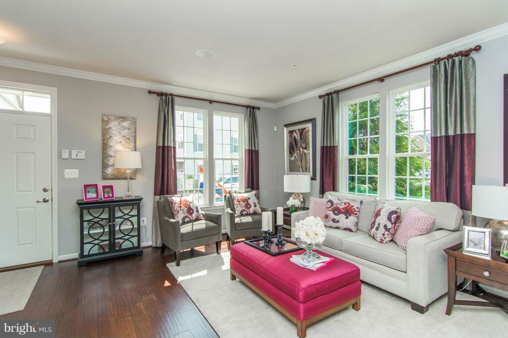 HOWARD SQUARE - Residential