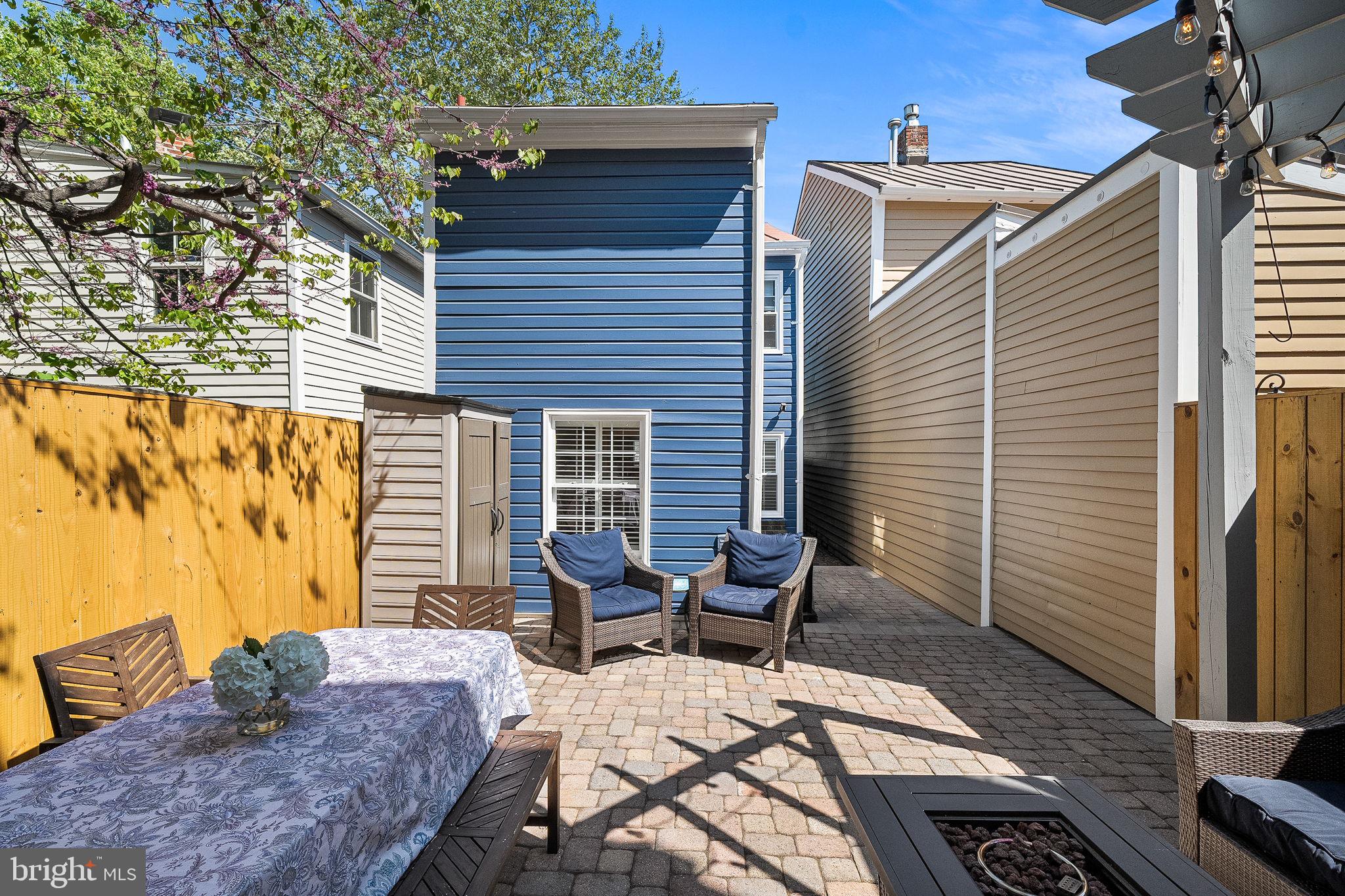 OLD TOWN ALEXANDRIA - Residential