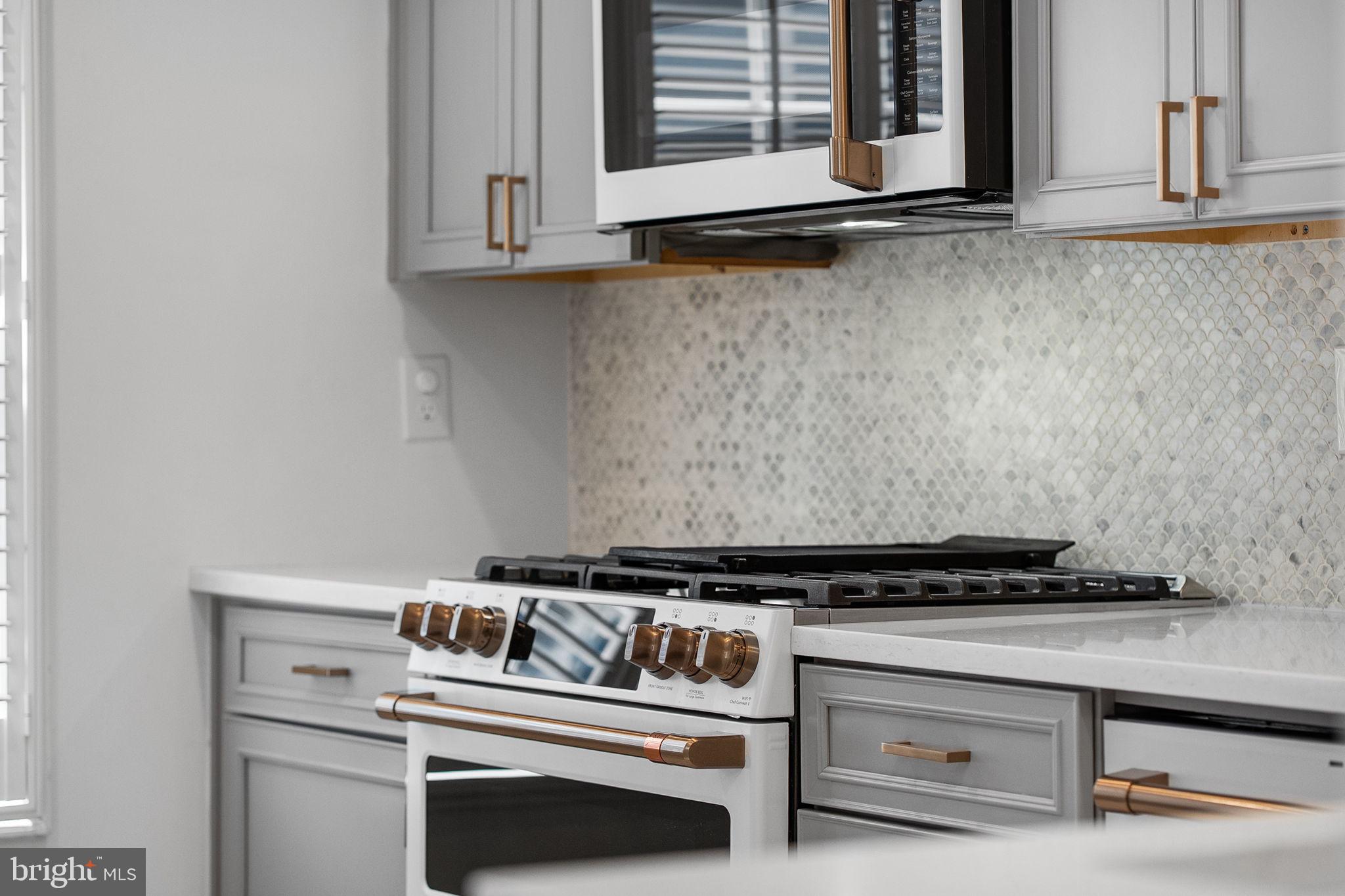 OLD TOWN ALEXANDRIA - Residential