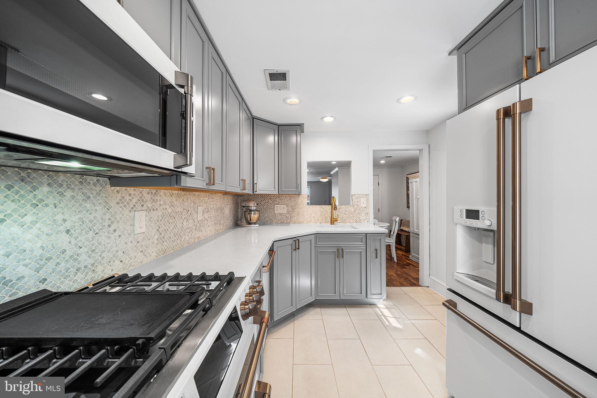 OLD TOWN ALEXANDRIA - Residential