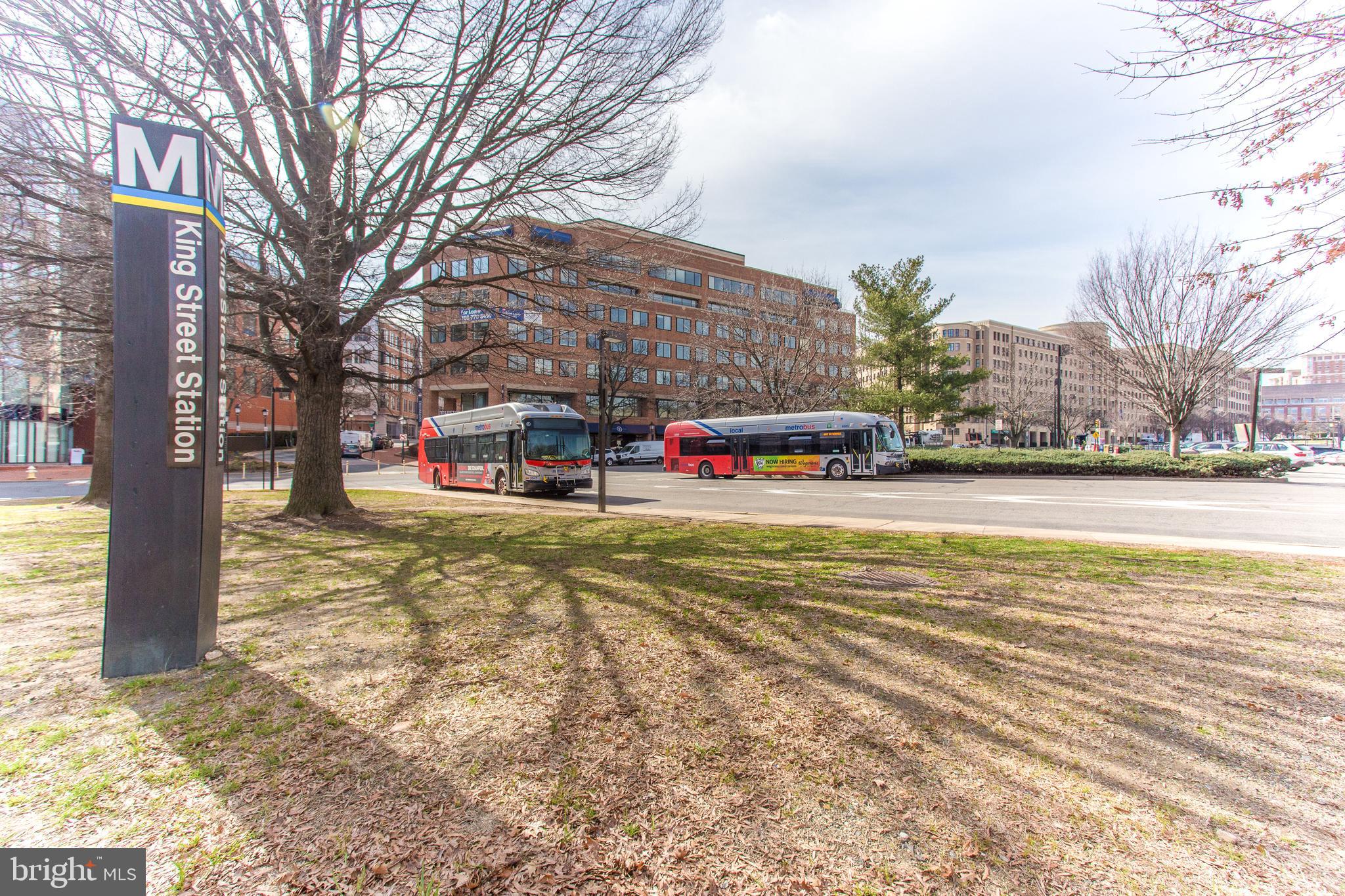 OLD TOWN ALEXANDRIA - Residential