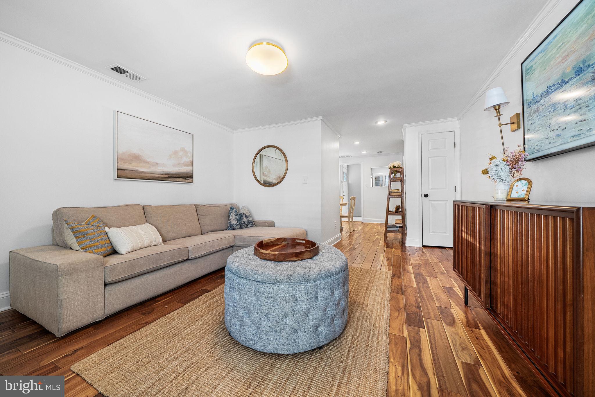 OLD TOWN ALEXANDRIA - Residential