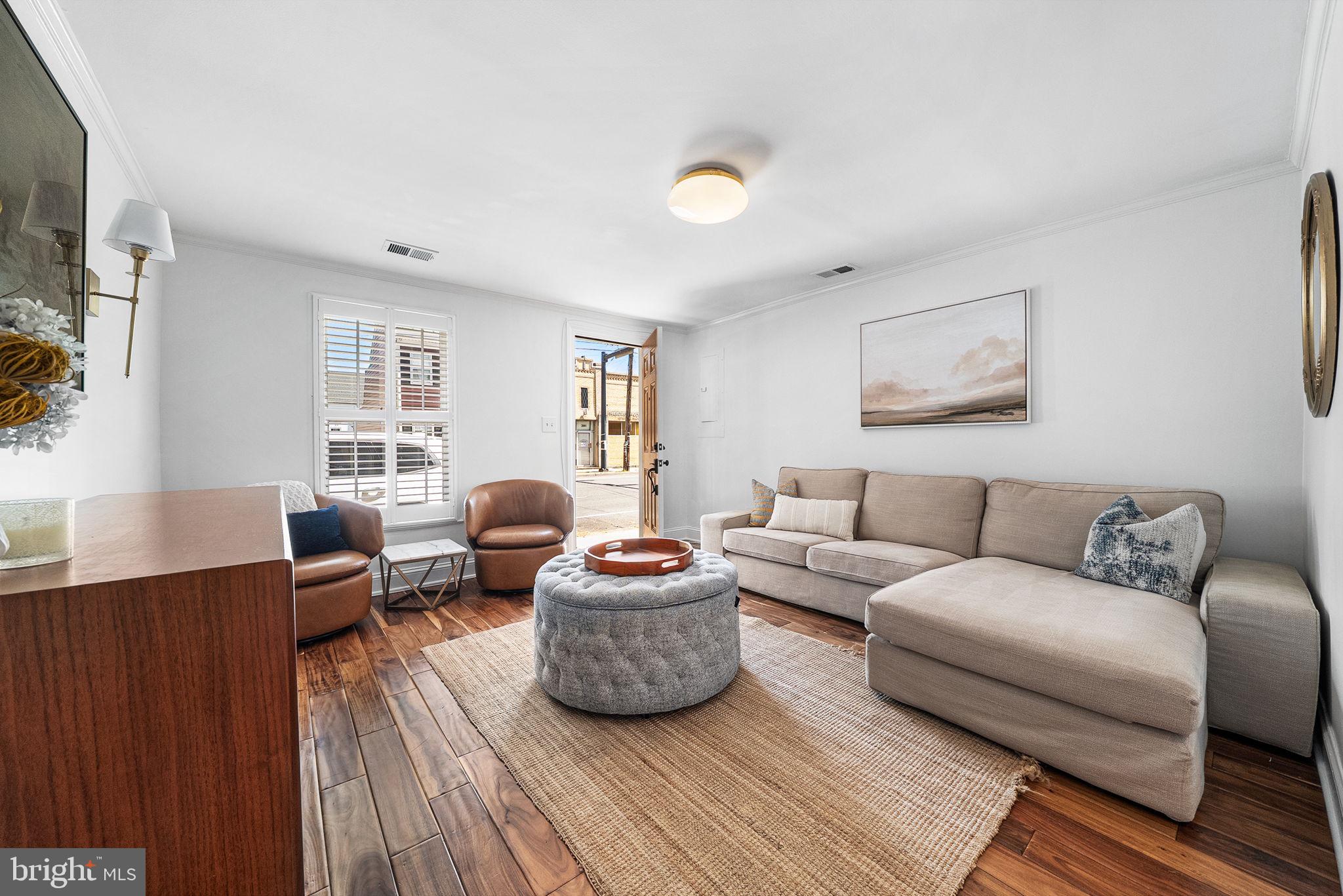 OLD TOWN ALEXANDRIA - Residential