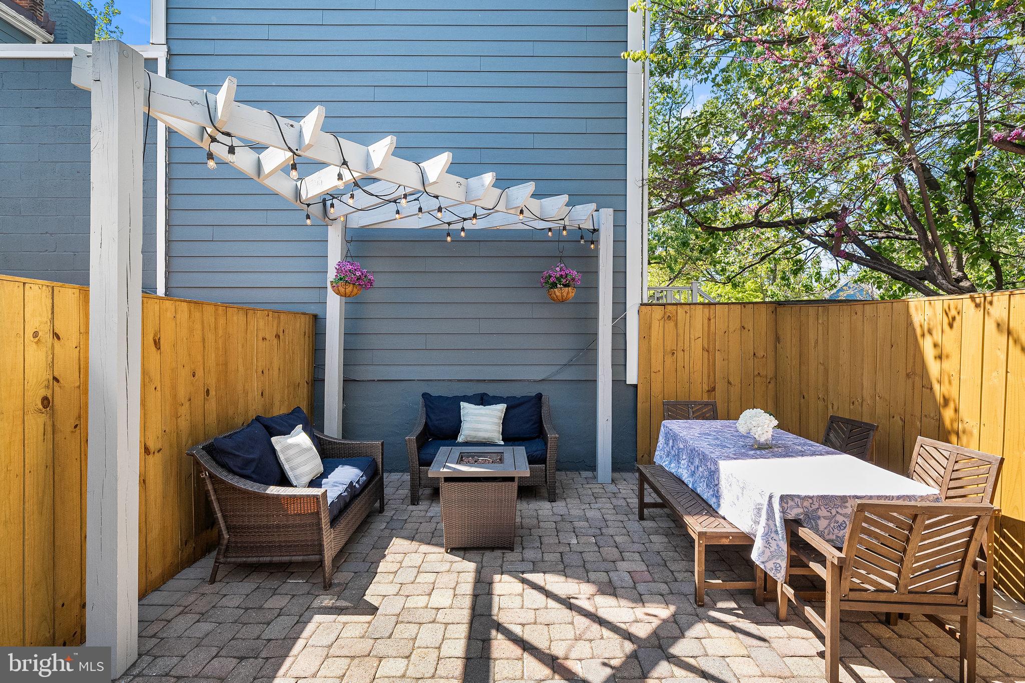 OLD TOWN ALEXANDRIA - Residential