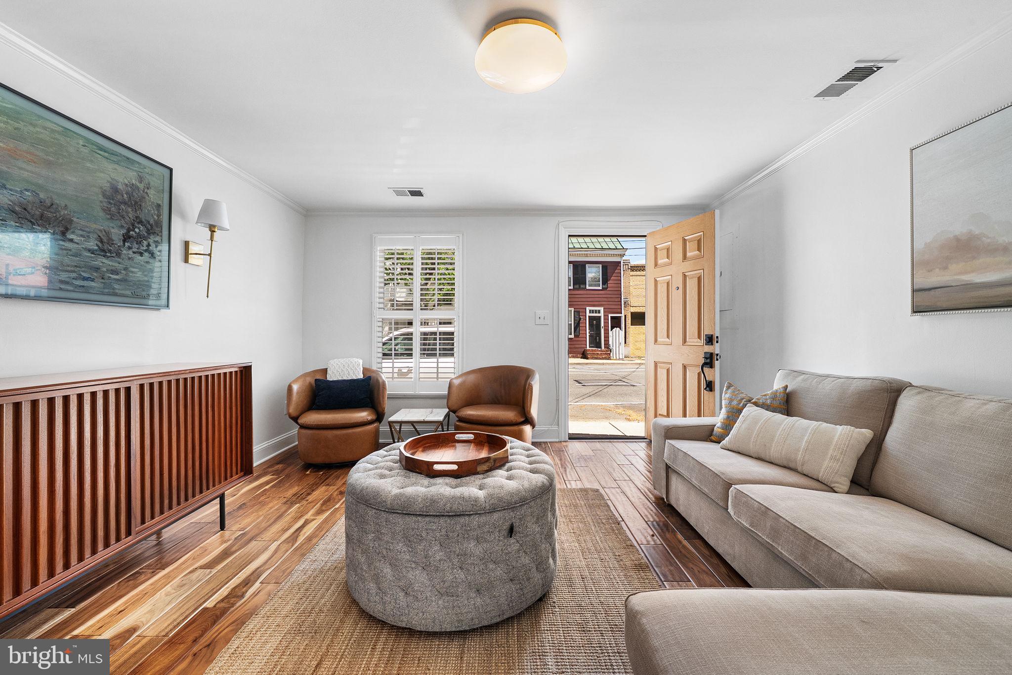 OLD TOWN ALEXANDRIA - Residential