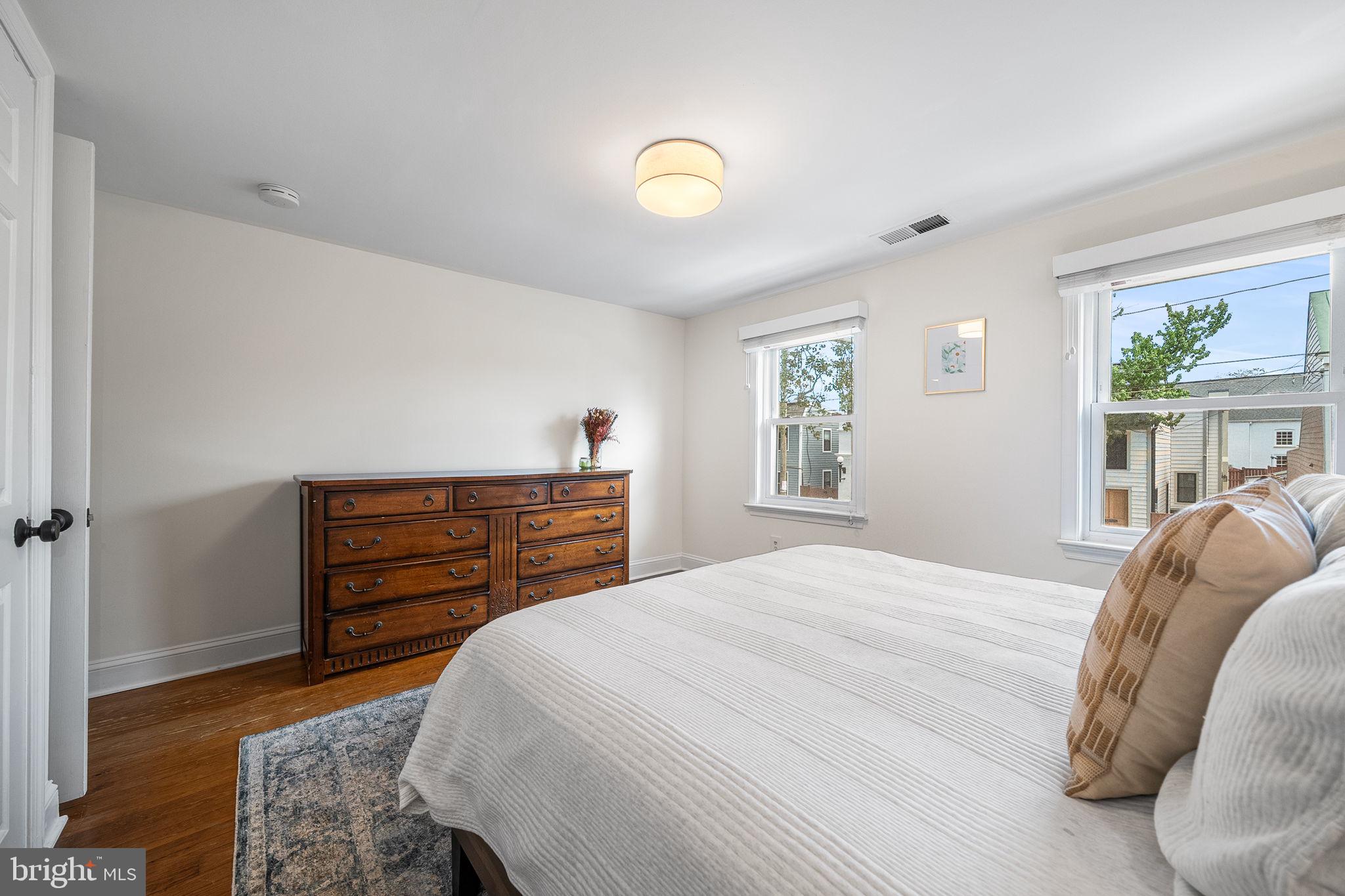 OLD TOWN ALEXANDRIA - Residential