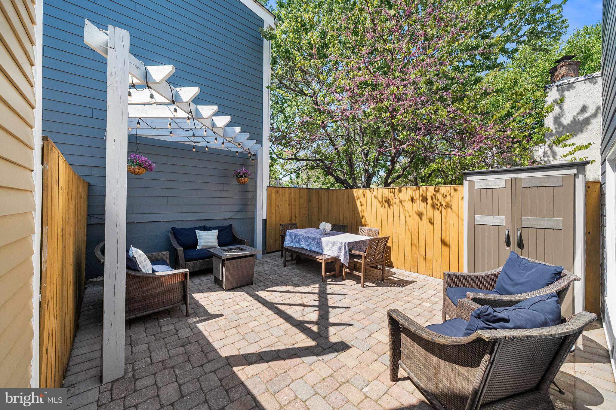 OLD TOWN ALEXANDRIA - Residential