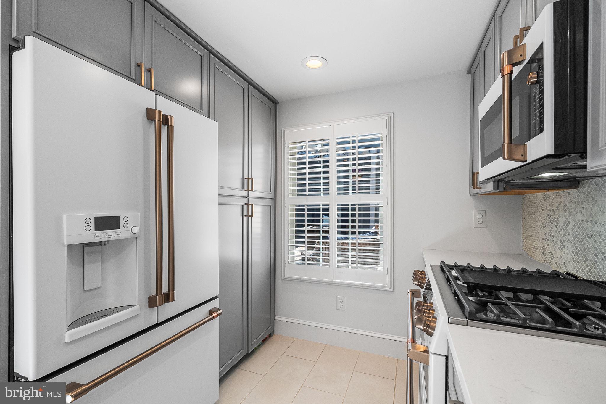 OLD TOWN ALEXANDRIA - Residential