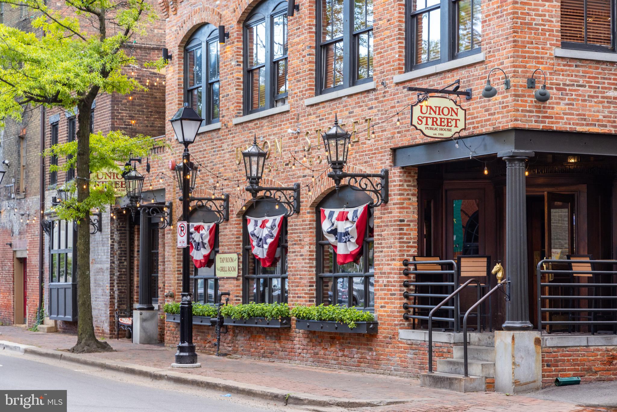 OLD TOWN ALEXANDRIA - Residential