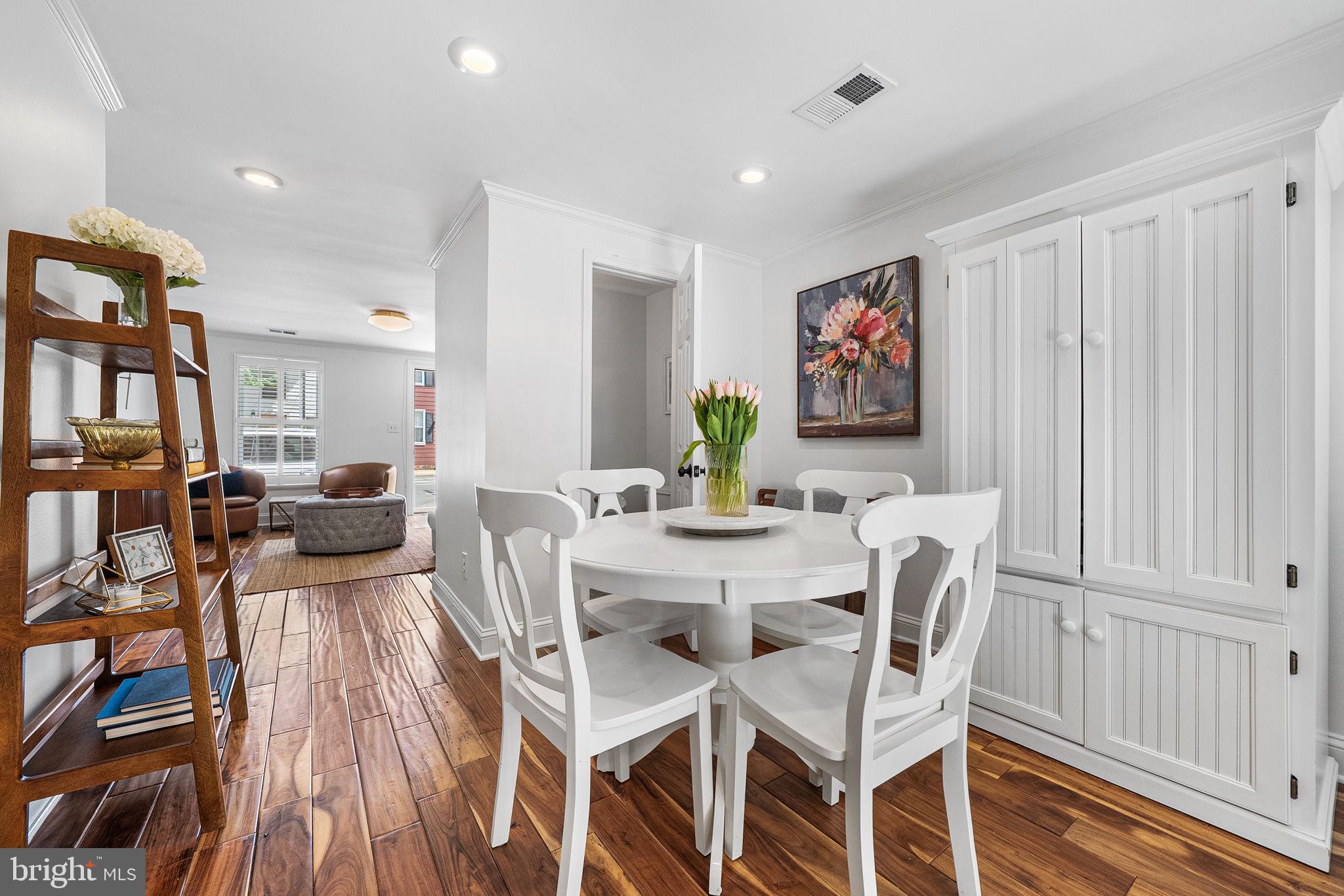 OLD TOWN ALEXANDRIA - Residential