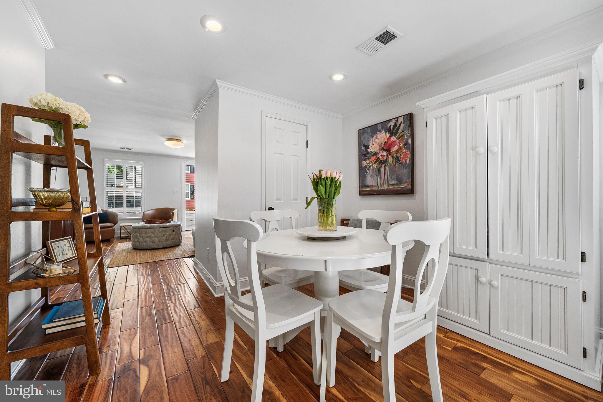 OLD TOWN ALEXANDRIA - Residential