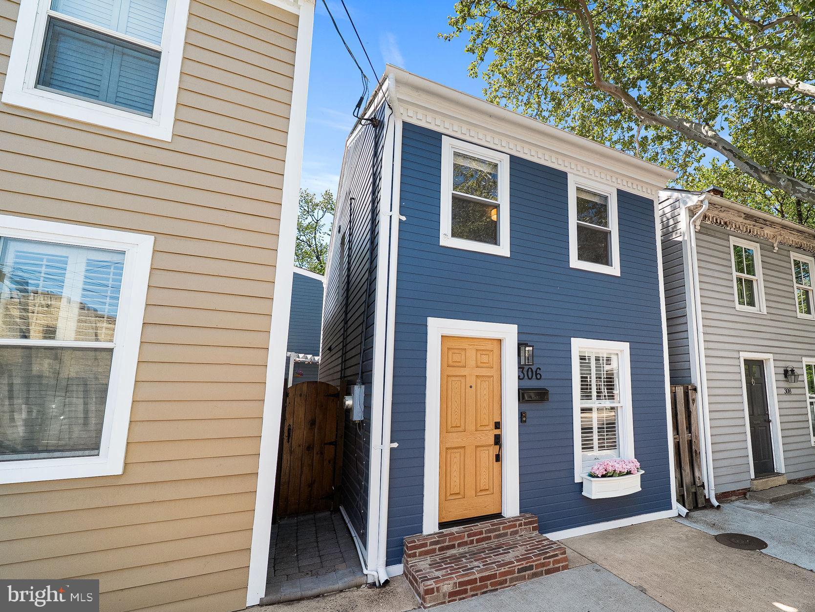 OLD TOWN ALEXANDRIA - Residential