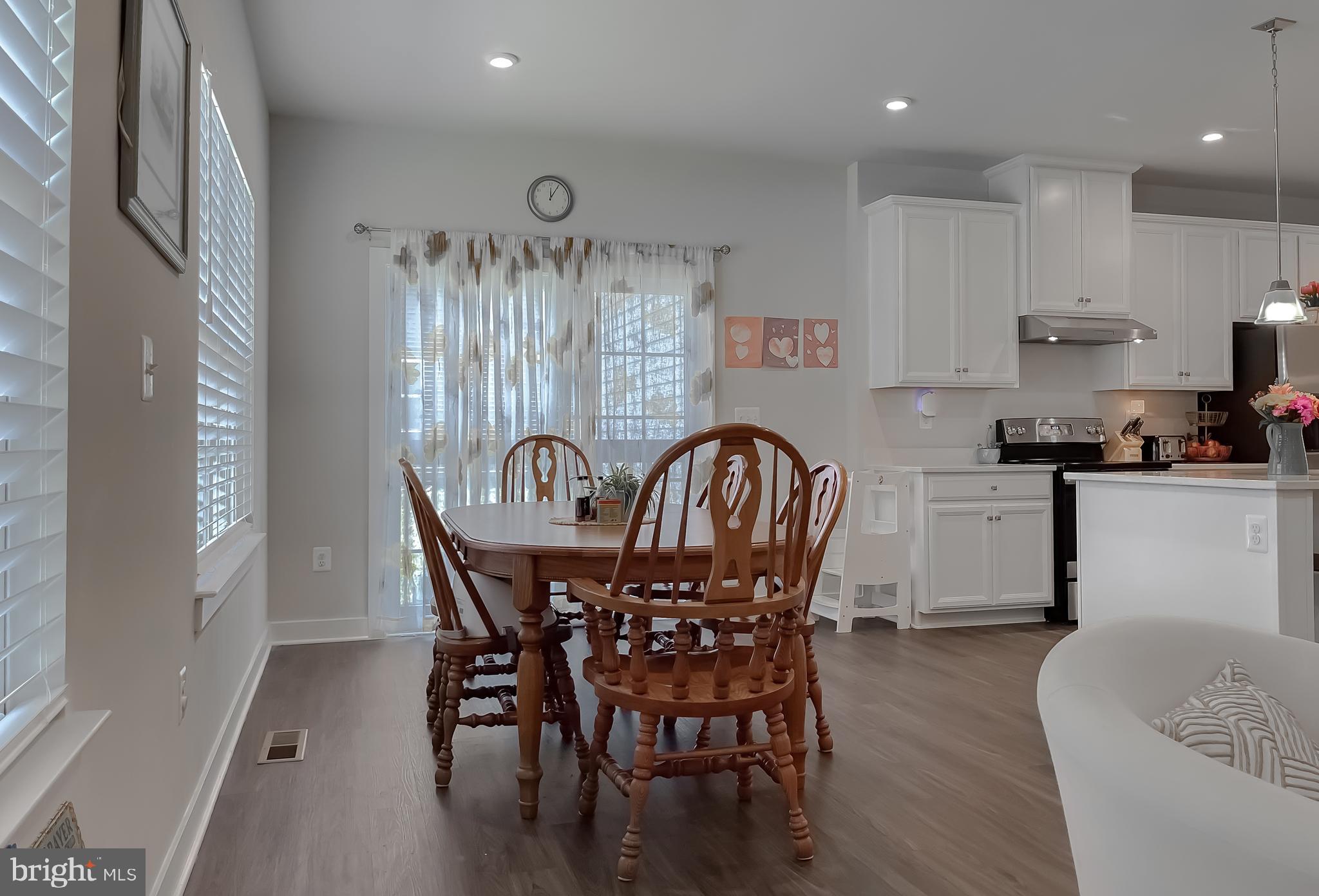 HERITAGE WOODS - Residential