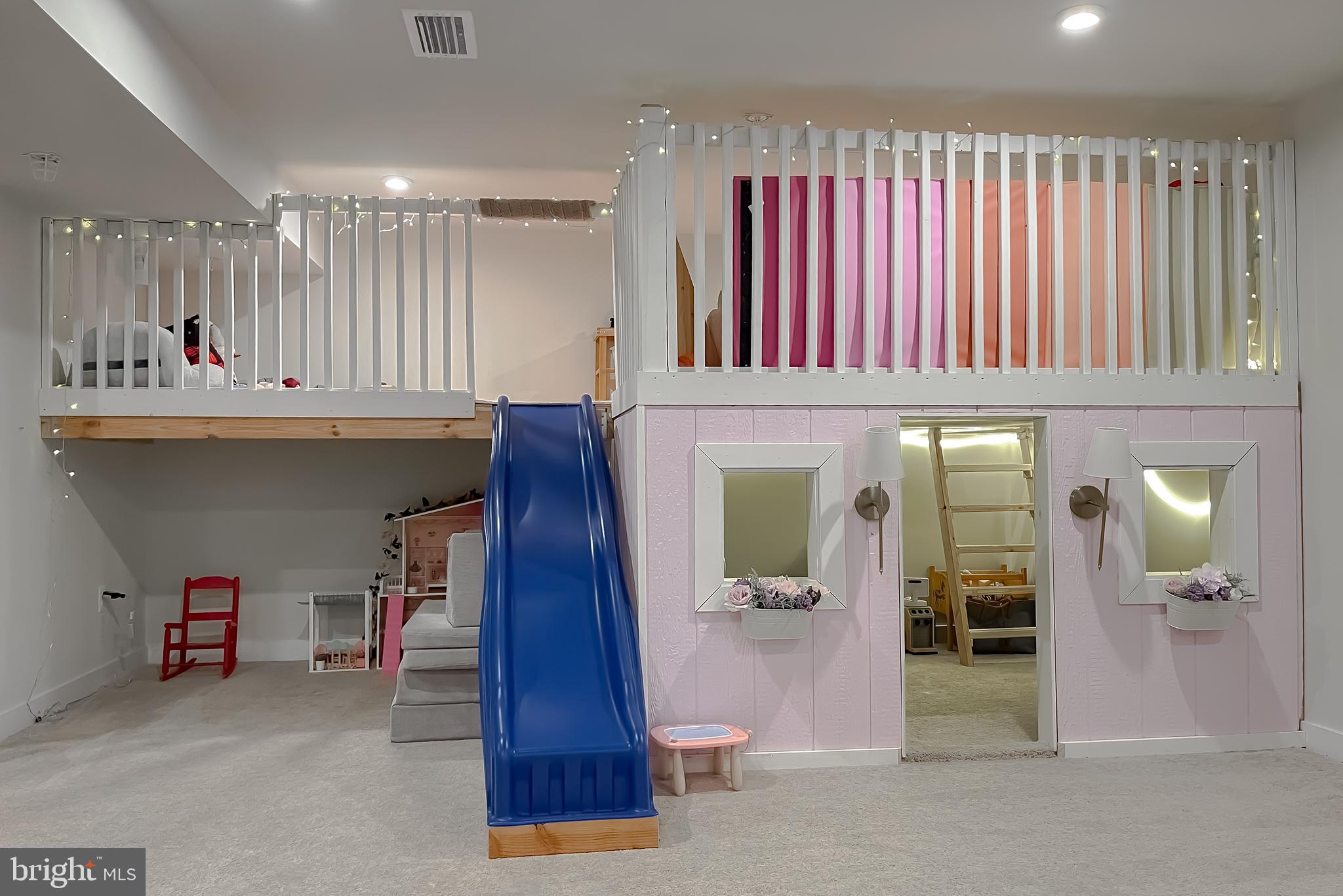 HERITAGE WOODS - Residential