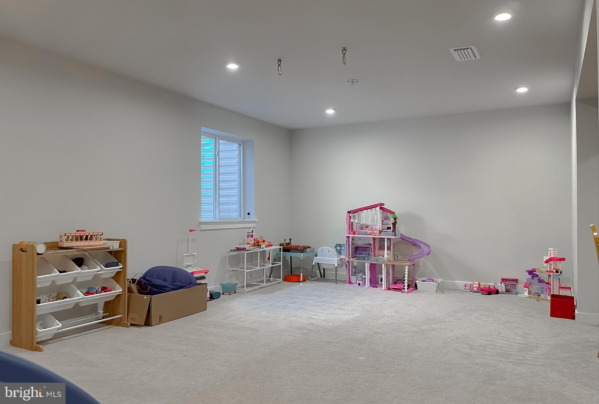 HERITAGE WOODS - Residential