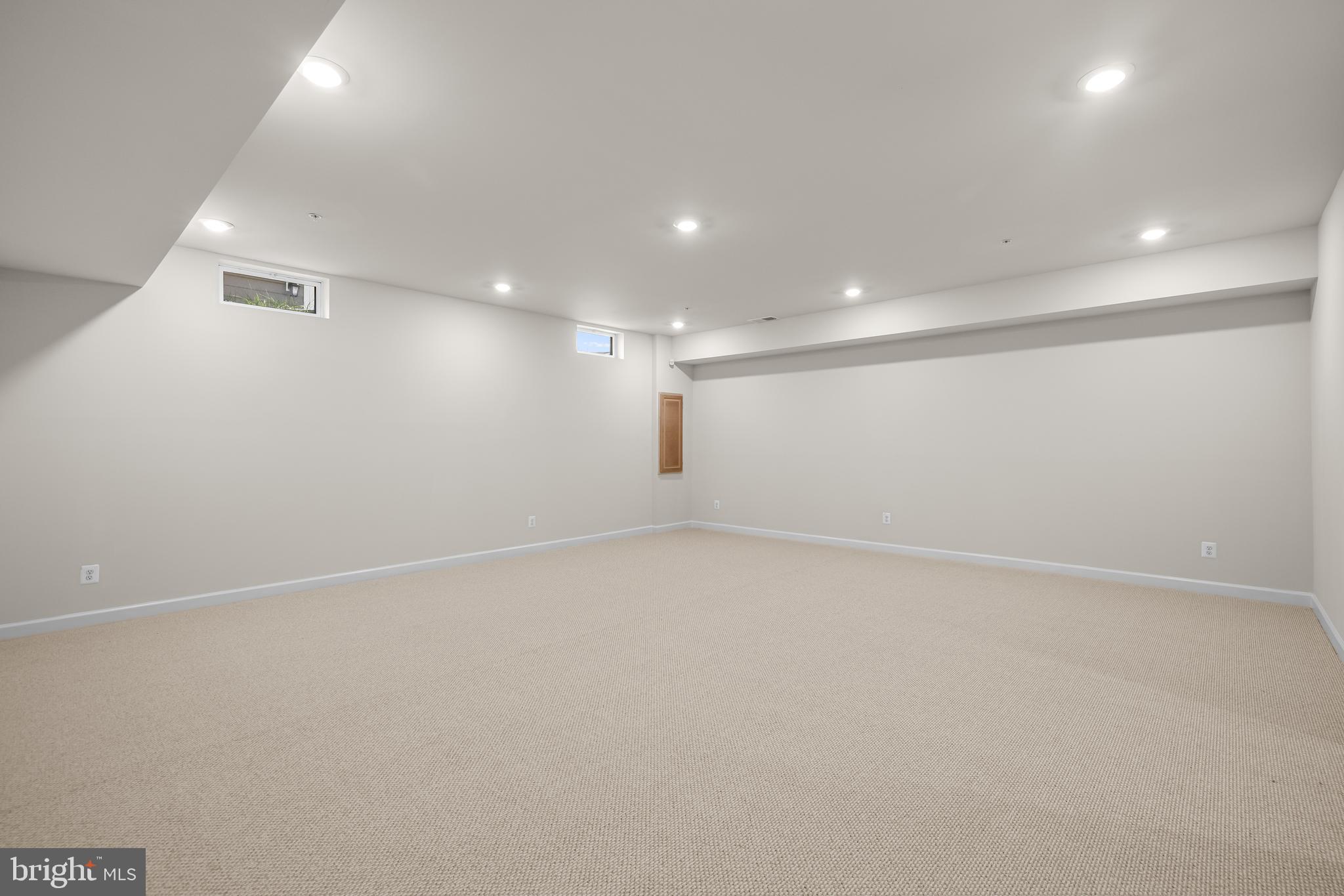 GREENLEIGH AT CROSSROADS - Residential Lease